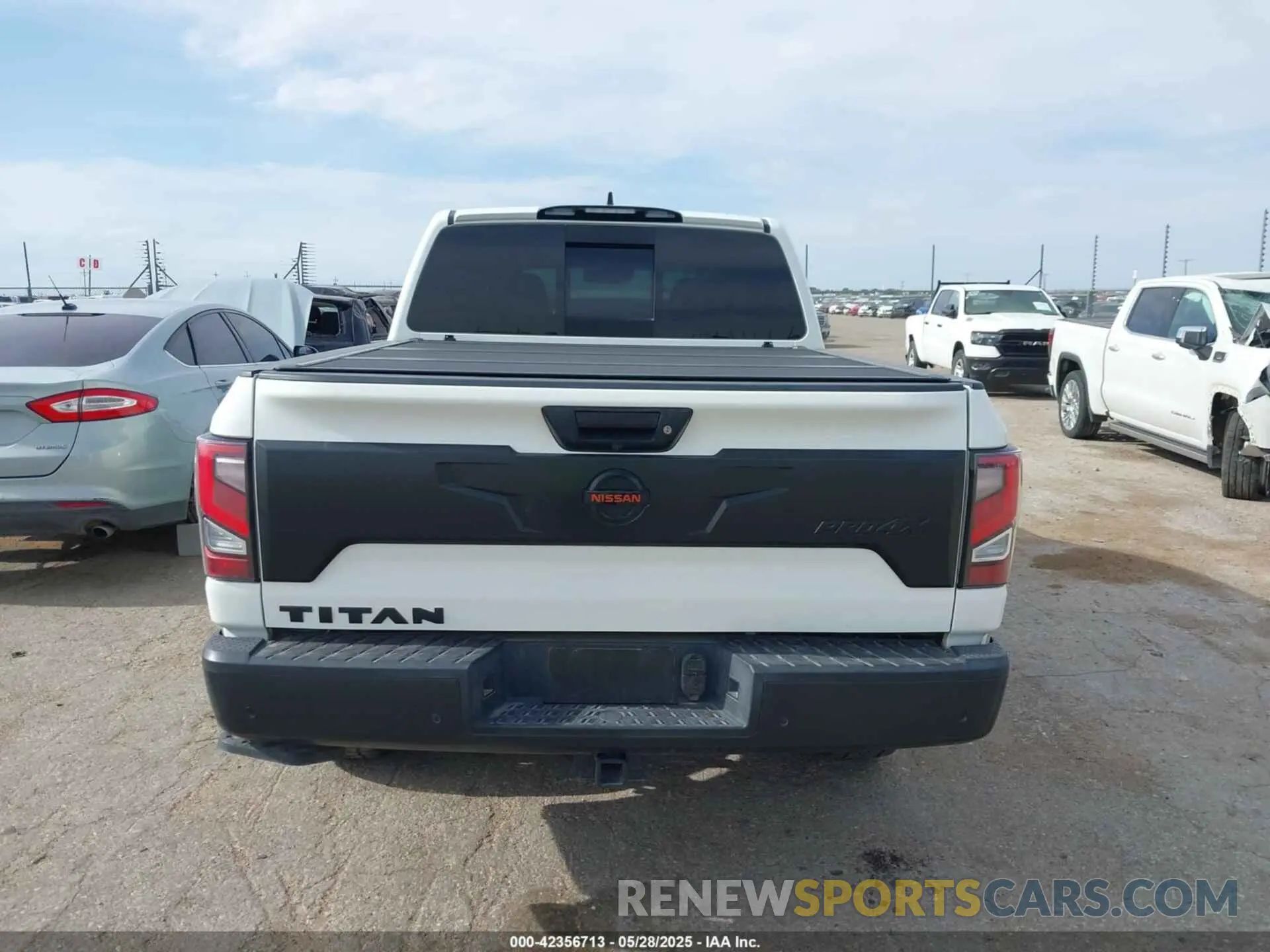 16 Photograph of a damaged car 1N6AA1ED7NN102938 NISSAN TITAN 2022