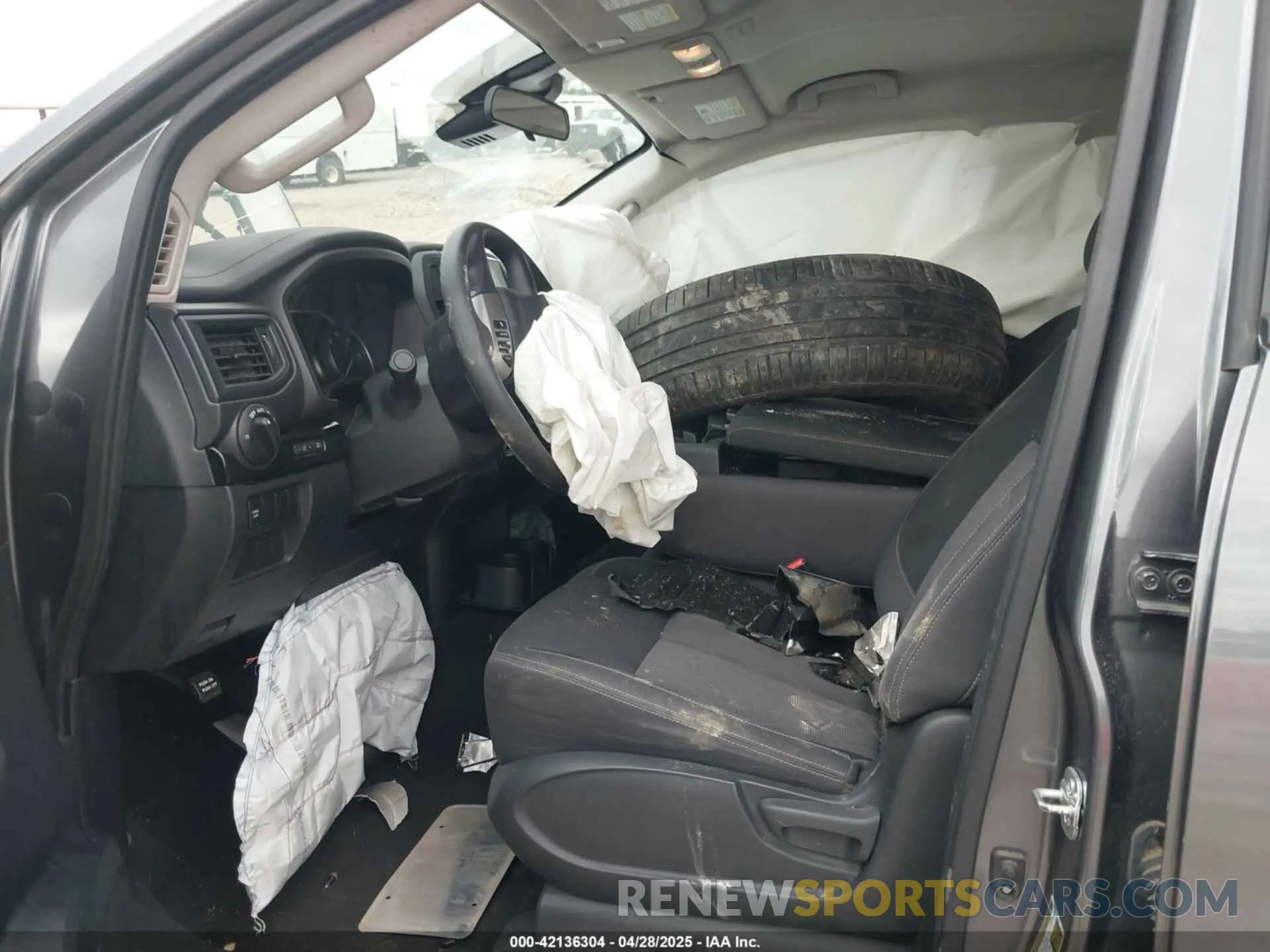 5 Photograph of a damaged car 1N6AA1ECXPN108050 NISSAN TITAN 2023