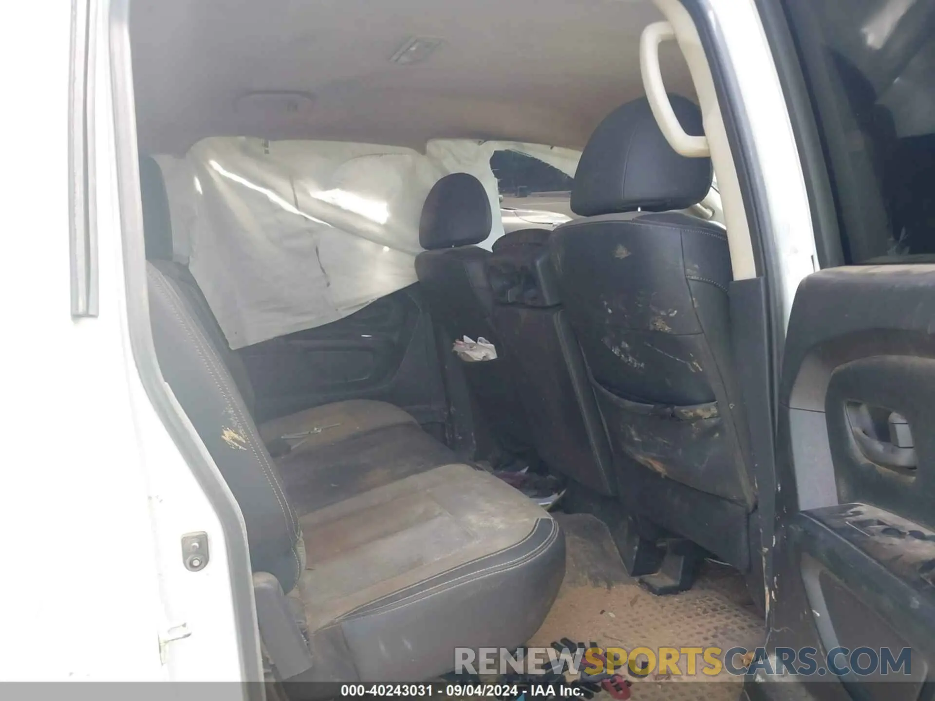 8 Photograph of a damaged car 1N6AA1F39KN515137 NISSAN TITAN XD 2019