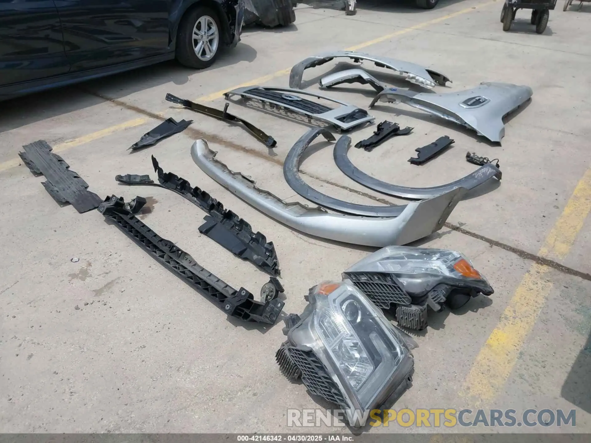 19 Photograph of a damaged car 1N6BA1F43KN524400 NISSAN TITAN XD 2019