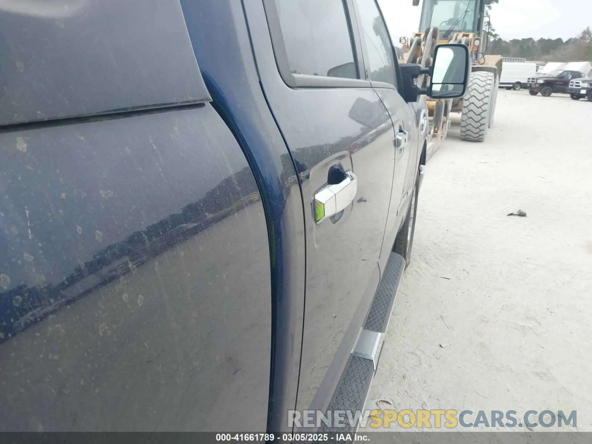 18 Photograph of a damaged car 1N6BA1F49KN506712 NISSAN TITAN XD 2019