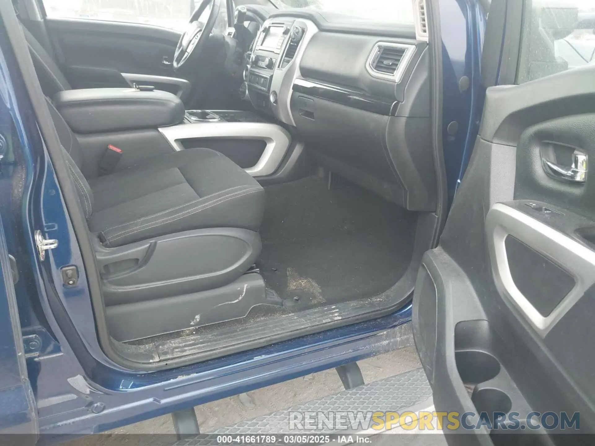 5 Photograph of a damaged car 1N6BA1F49KN506712 NISSAN TITAN XD 2019