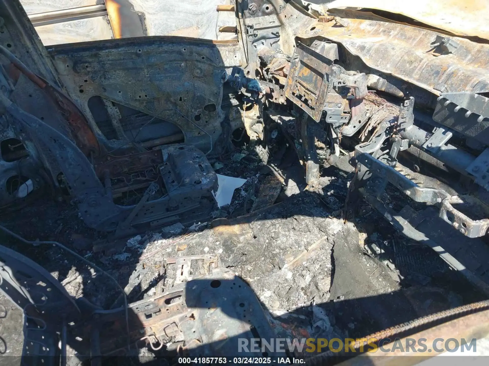 5 Photograph of a damaged car 1N6AA1FB8MN536023 NISSAN TITAN XD 2021