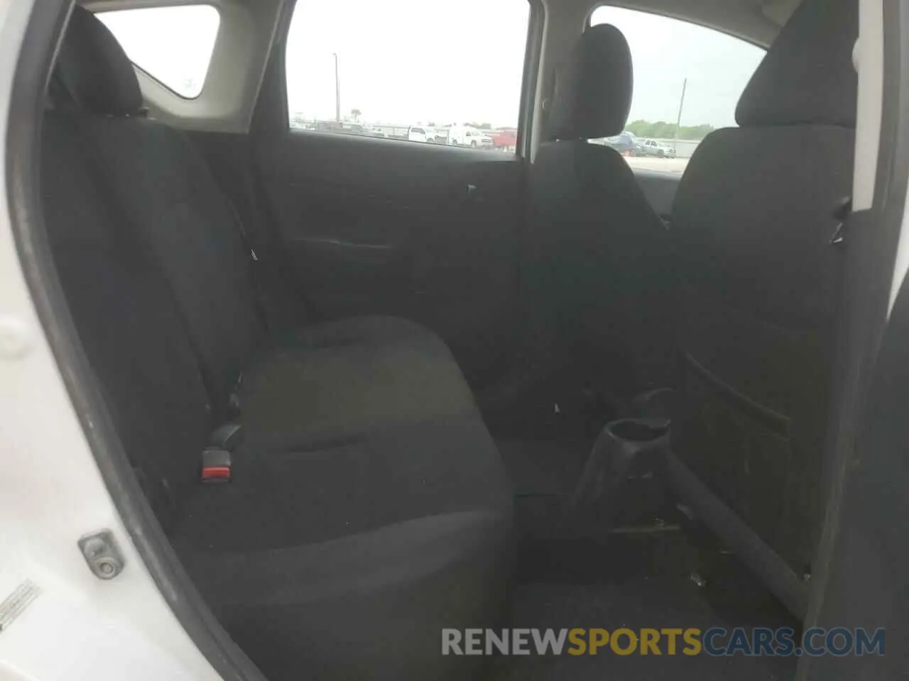 10 Photograph of a damaged car 3N1CE2CP0KL366116 NISSAN VERSA 2019