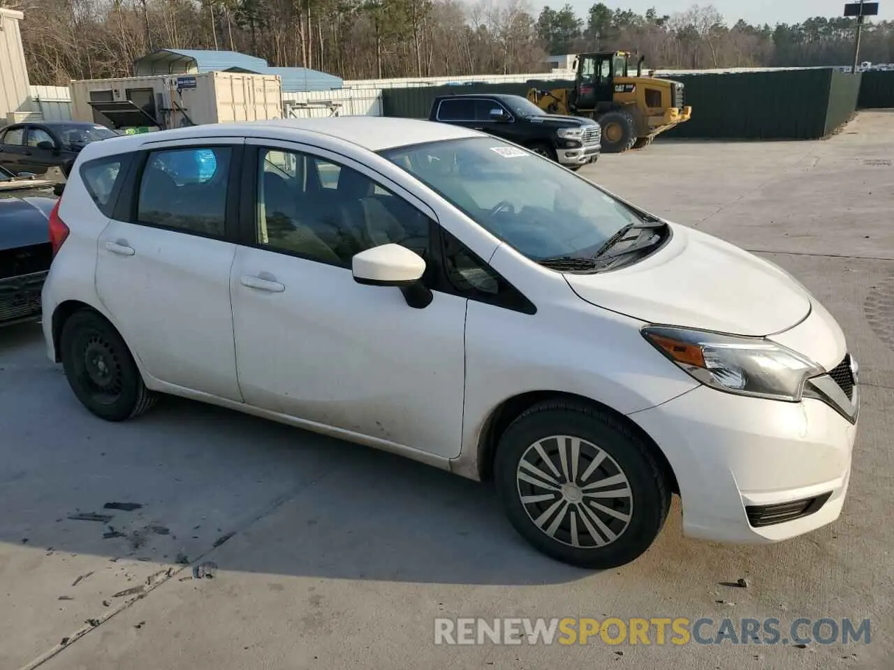 4 Photograph of a damaged car 3N1CE2CP4KL366166 NISSAN VERSA 2019