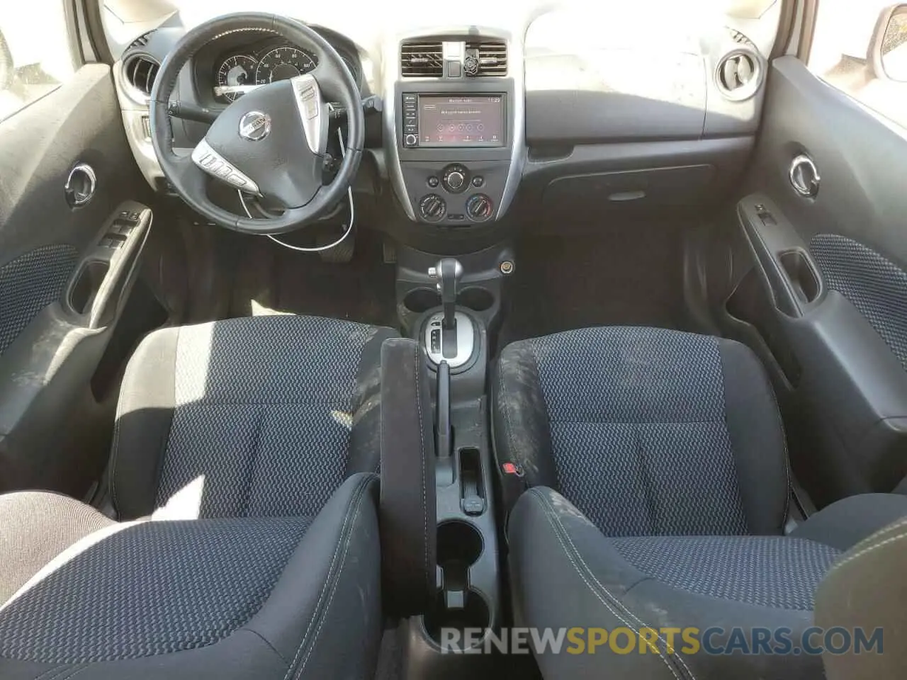 8 Photograph of a damaged car 3N1CE2CP5KL357640 NISSAN VERSA 2019