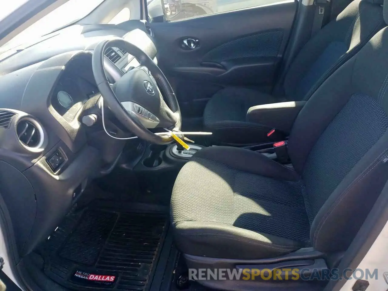 7 Photograph of a damaged car 3N1CE2CP5KL364569 NISSAN VERSA 2019
