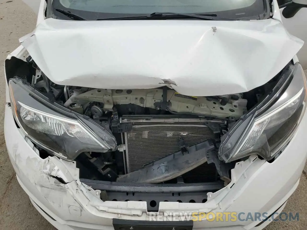 11 Photograph of a damaged car 3N1CE2CP7KL355422 NISSAN VERSA 2019