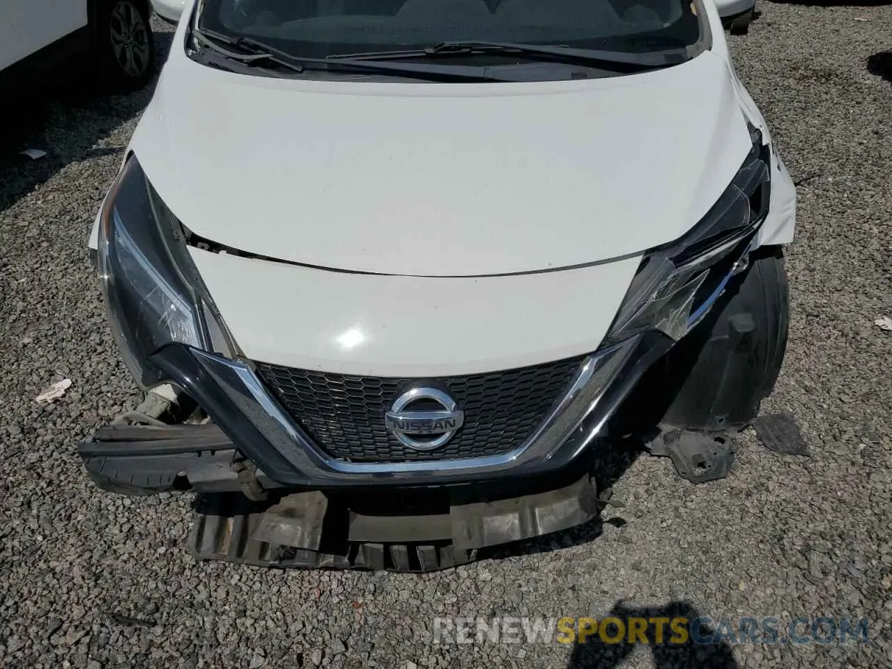 11 Photograph of a damaged car 3N1CE2CP8KL360726 NISSAN VERSA 2019