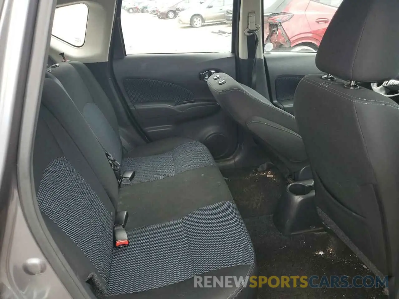 10 Photograph of a damaged car 3N1CE2CP8KL365263 NISSAN VERSA 2019