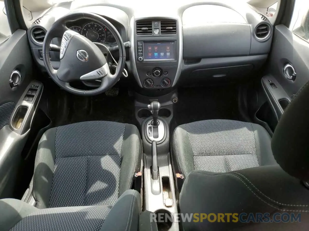8 Photograph of a damaged car 3N1CE2CP8KL365263 NISSAN VERSA 2019