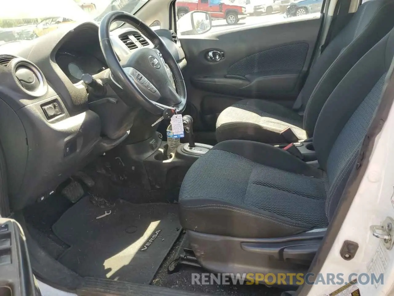 7 Photograph of a damaged car 3N1CE2CP9KL357043 NISSAN VERSA 2019