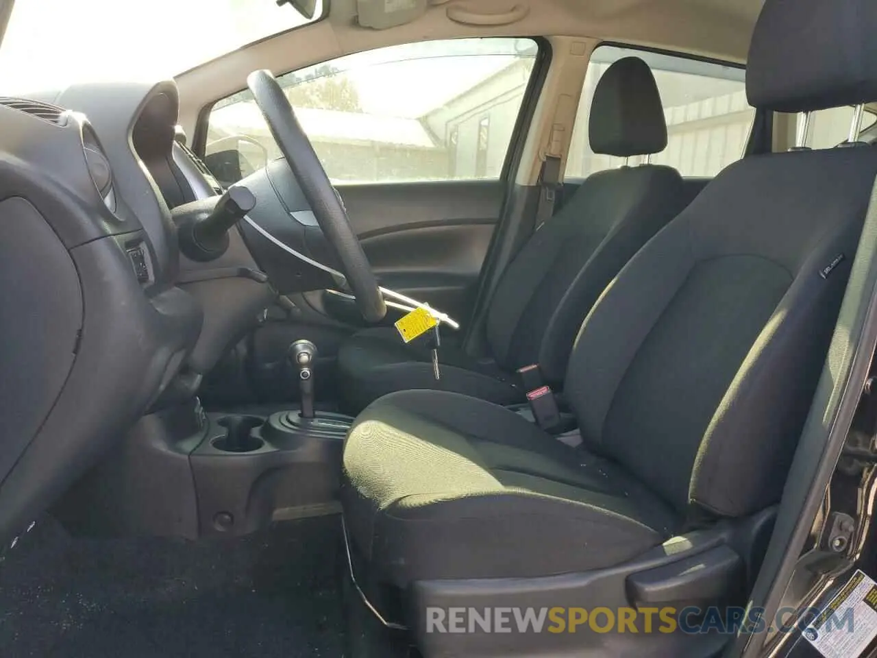 7 Photograph of a damaged car 3N1CE2CP9KL359925 NISSAN VERSA 2019