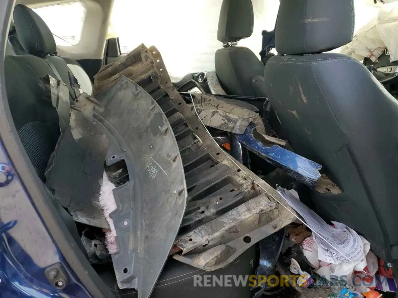 10 Photograph of a damaged car 3N1CE2CPXKL363403 NISSAN VERSA 2019