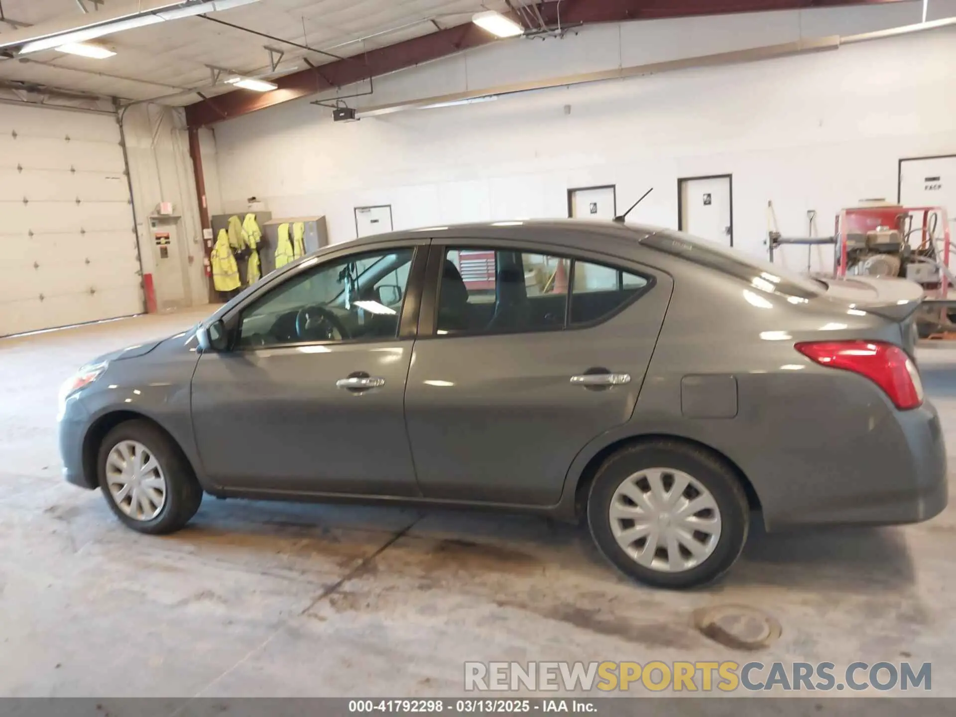 14 Photograph of a damaged car 3N1CN7AP0KL808697 NISSAN VERSA 2019