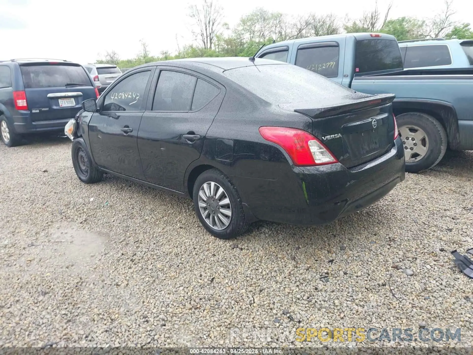 3 Photograph of a damaged car 3N1CN7AP0KL814418 NISSAN VERSA 2019