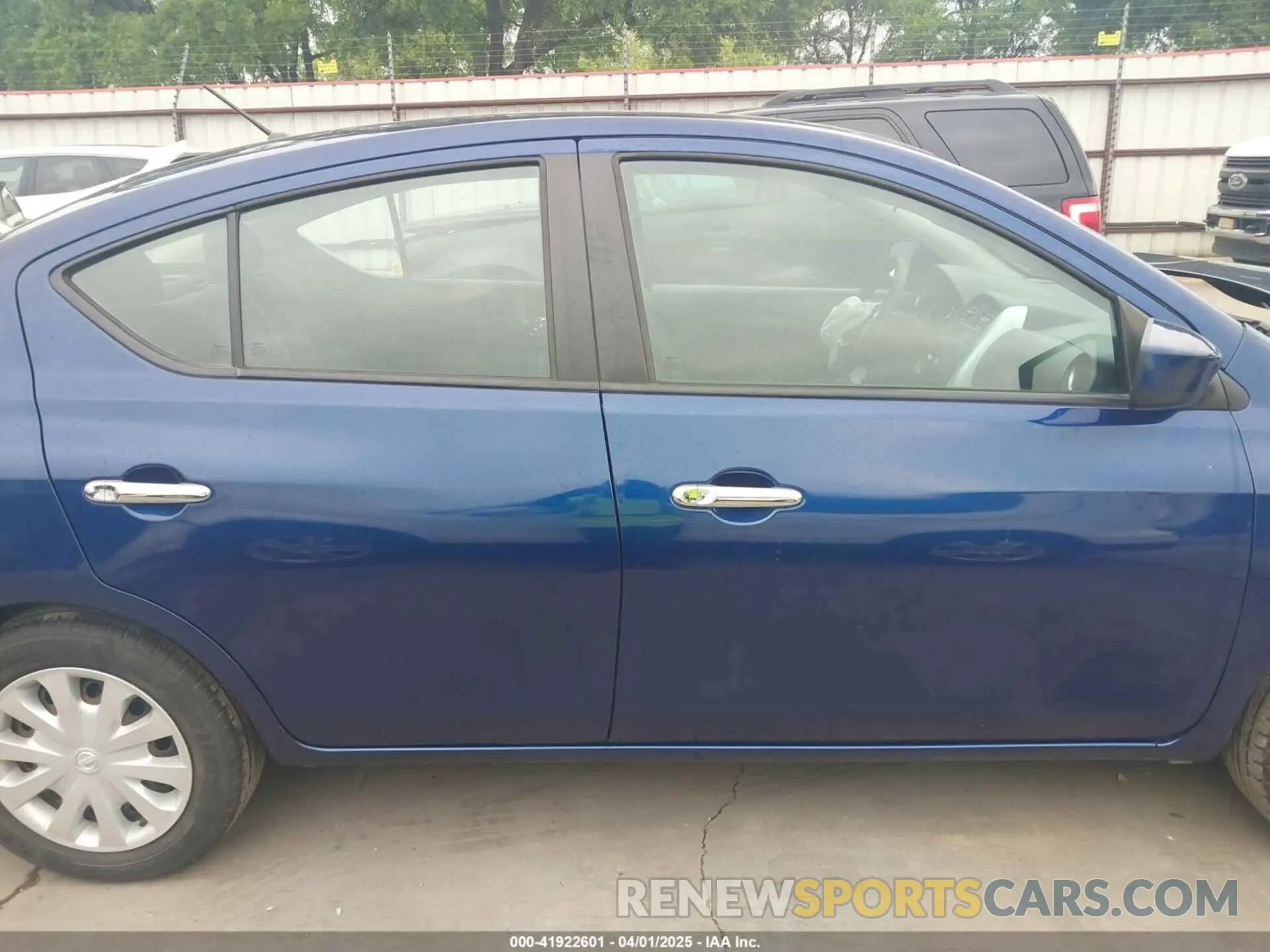 14 Photograph of a damaged car 3N1CN7AP0KL827024 NISSAN VERSA 2019