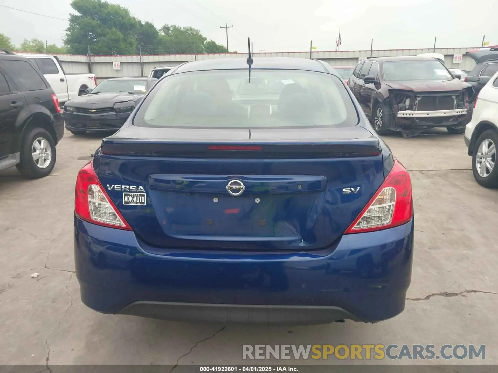 17 Photograph of a damaged car 3N1CN7AP0KL827024 NISSAN VERSA 2019