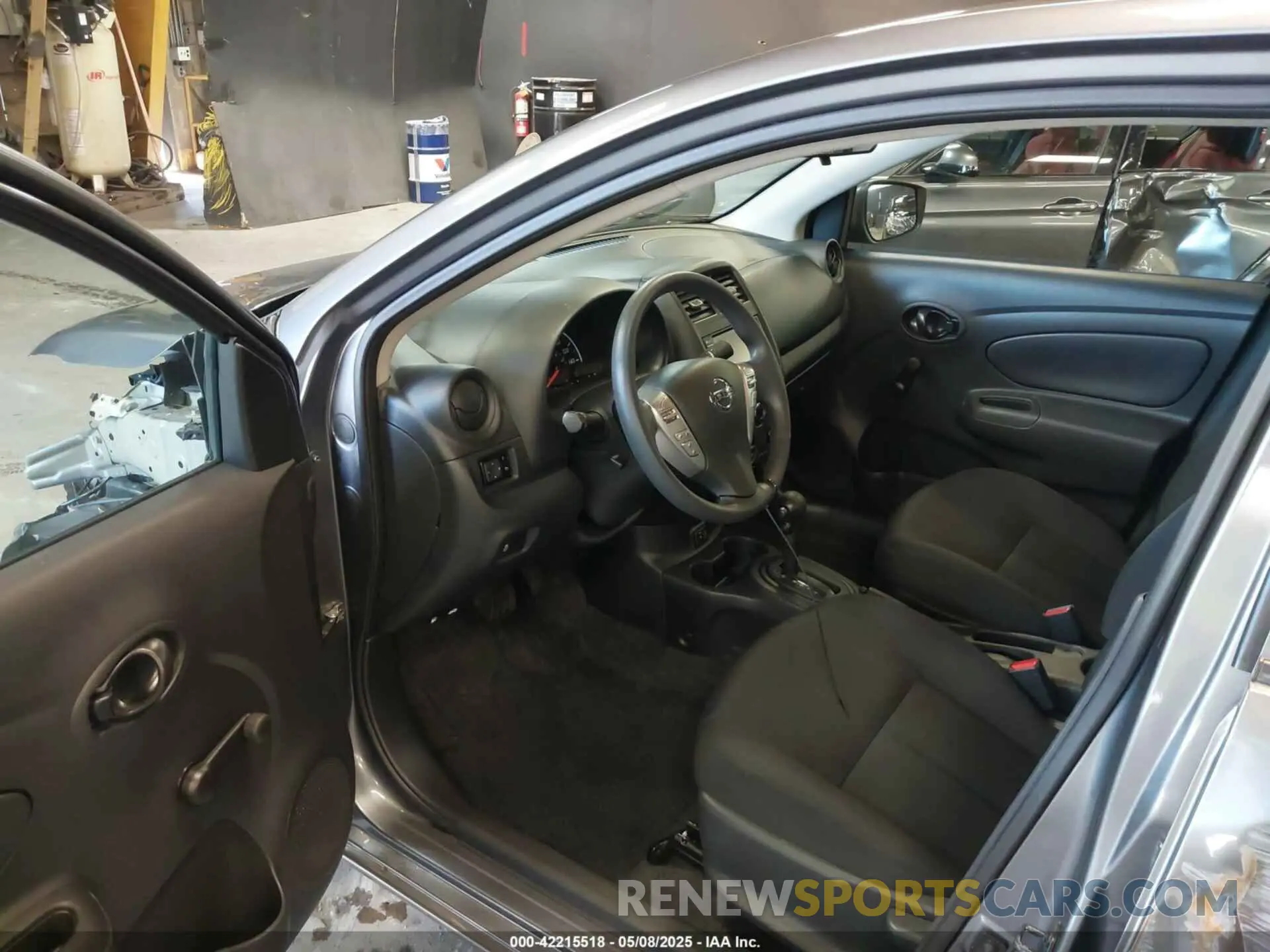 5 Photograph of a damaged car 3N1CN7AP0KL844180 NISSAN VERSA 2019