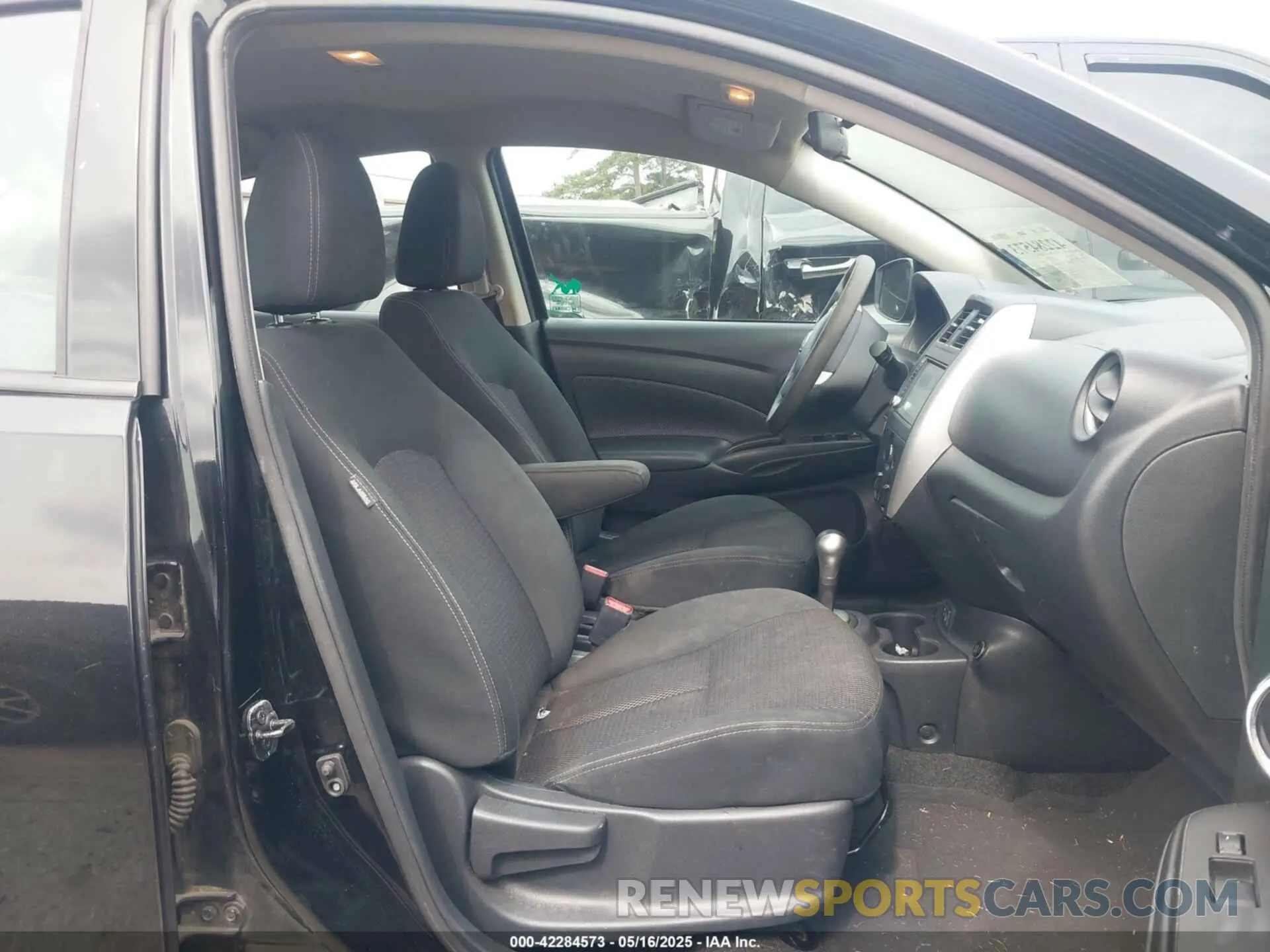 5 Photograph of a damaged car 3N1CN7AP0KL846978 NISSAN VERSA 2019
