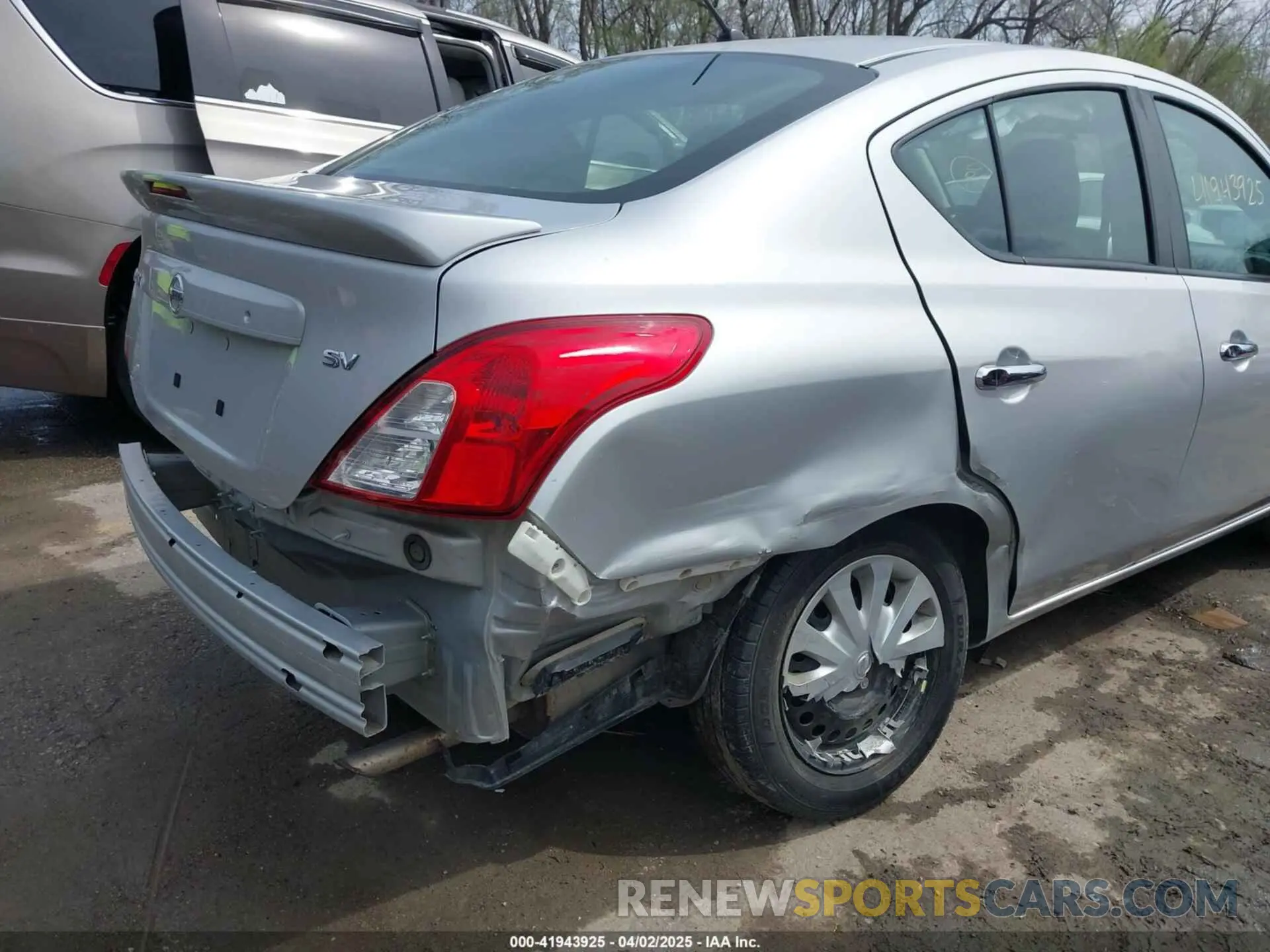 6 Photograph of a damaged car 3N1CN7AP0KL851114 NISSAN VERSA 2019