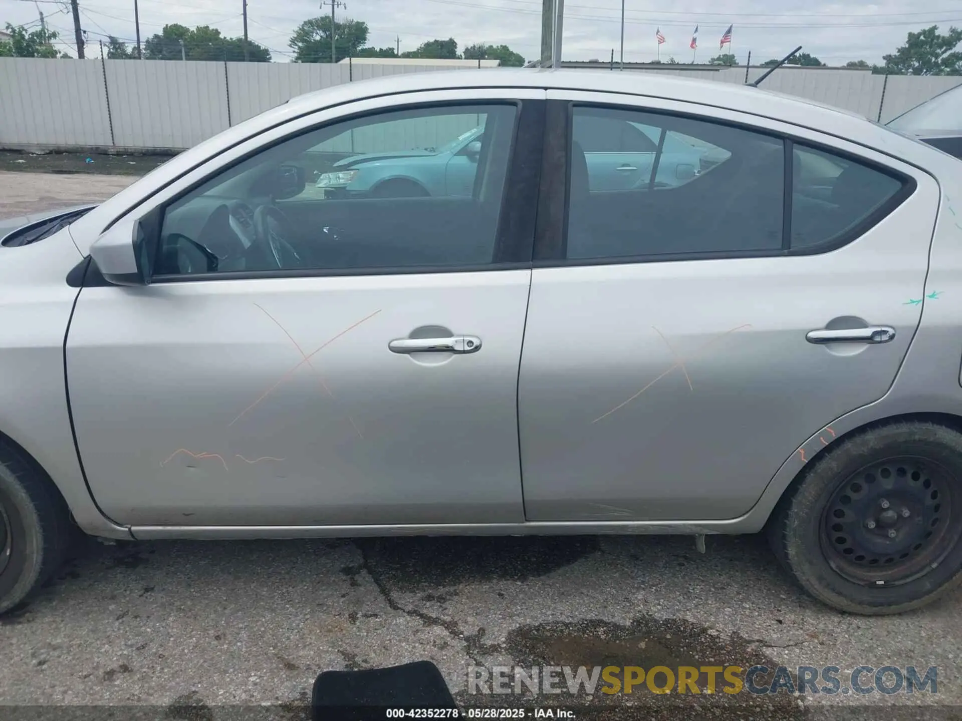 14 Photograph of a damaged car 3N1CN7AP0KL852246 NISSAN VERSA 2019