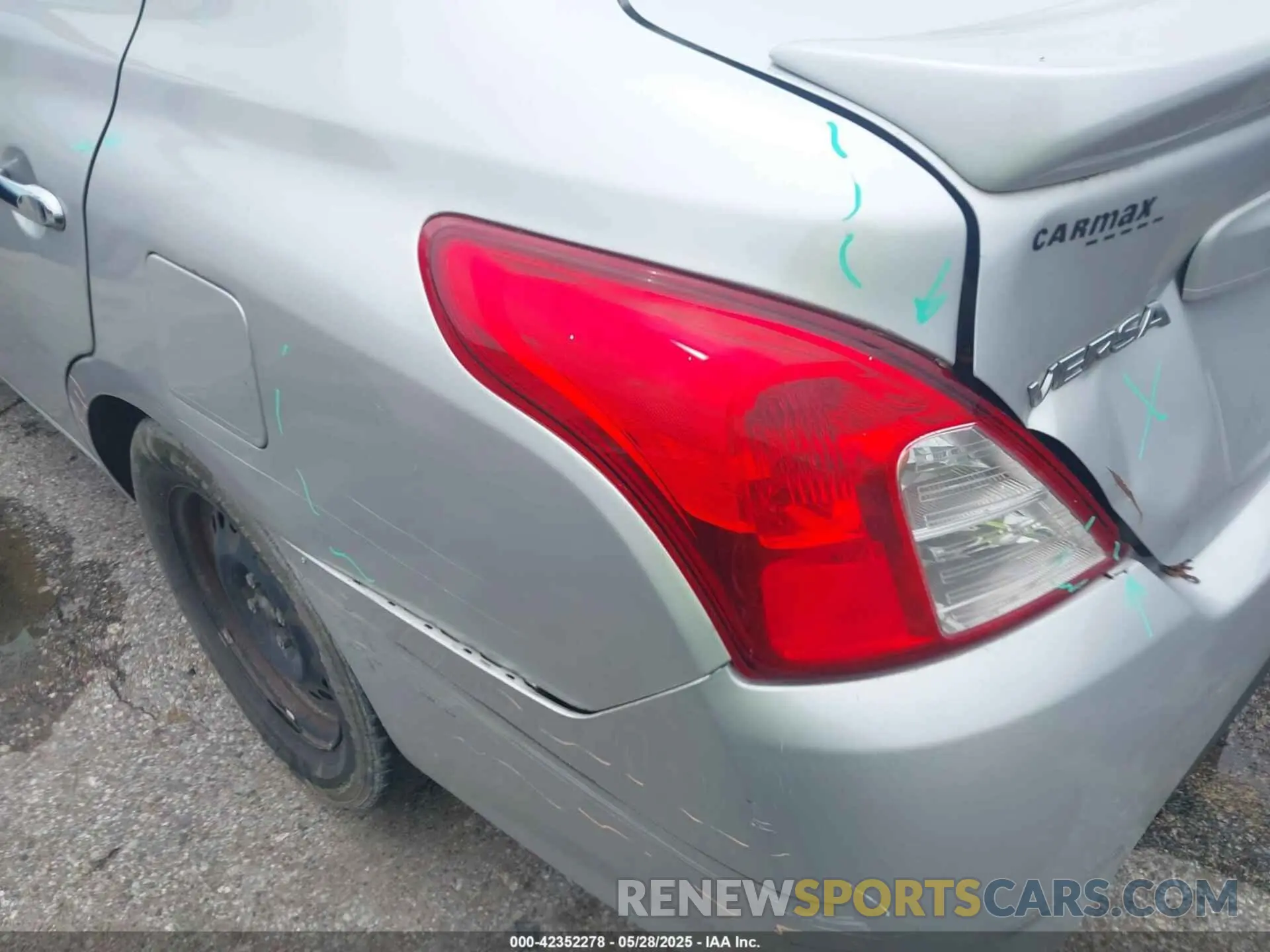 6 Photograph of a damaged car 3N1CN7AP0KL852246 NISSAN VERSA 2019