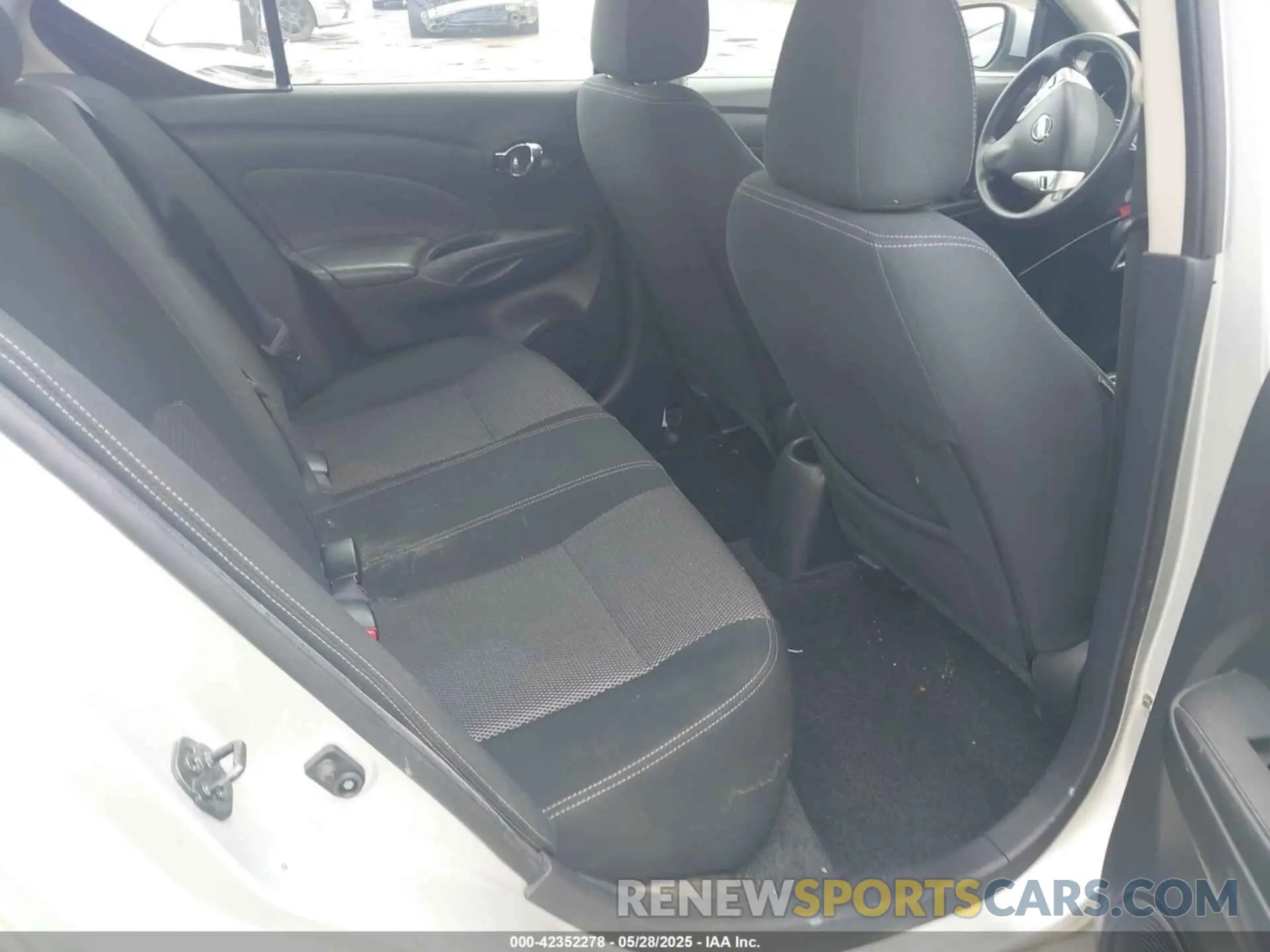 8 Photograph of a damaged car 3N1CN7AP0KL852246 NISSAN VERSA 2019