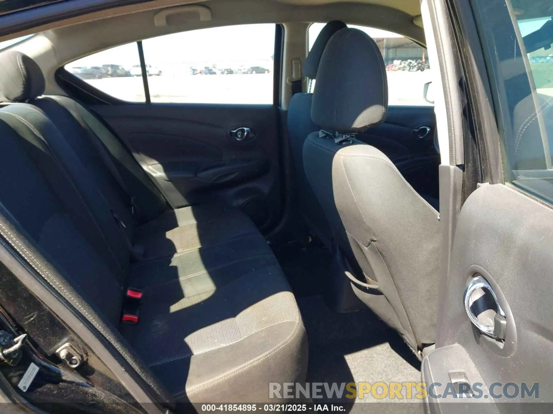 8 Photograph of a damaged car 3N1CN7AP1KL807302 NISSAN VERSA 2019
