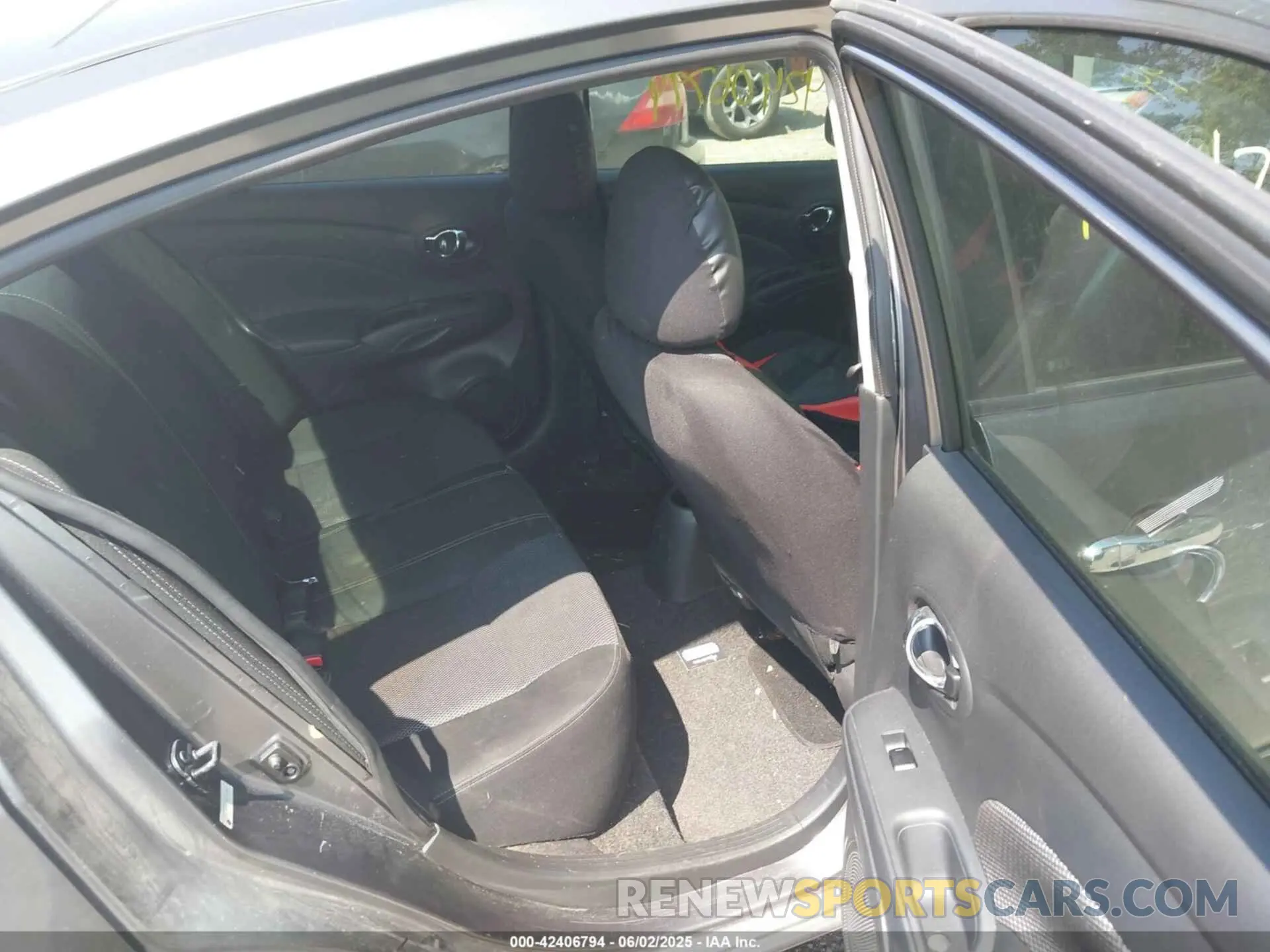 8 Photograph of a damaged car 3N1CN7AP1KL817361 NISSAN VERSA 2019