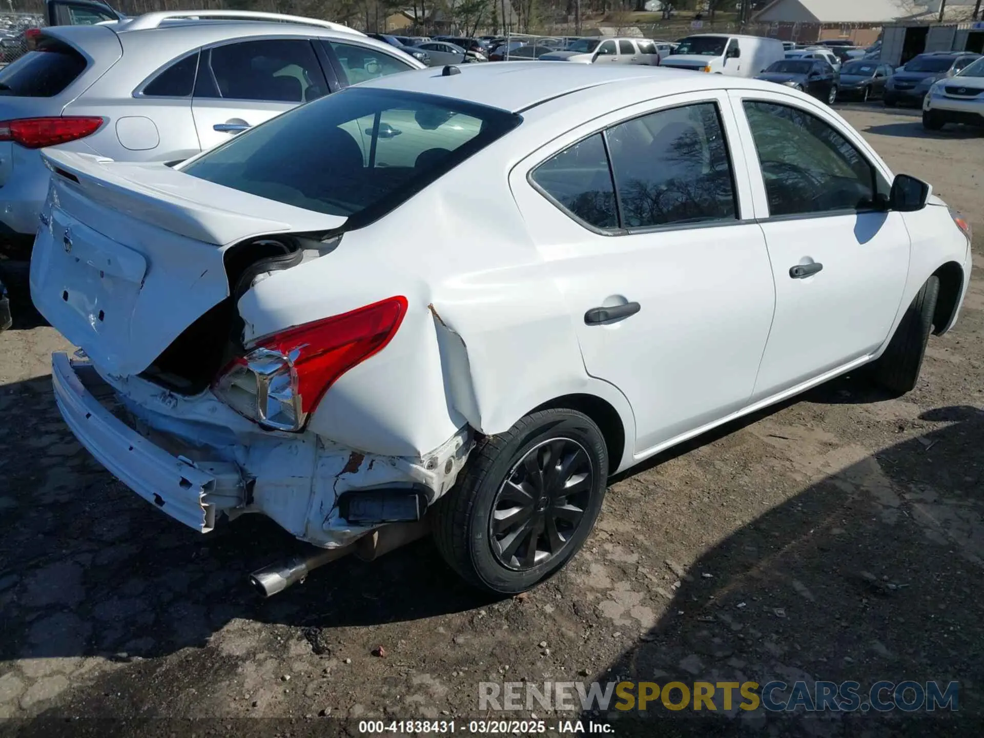 4 Photograph of a damaged car 3N1CN7AP1KL828263 NISSAN VERSA 2019