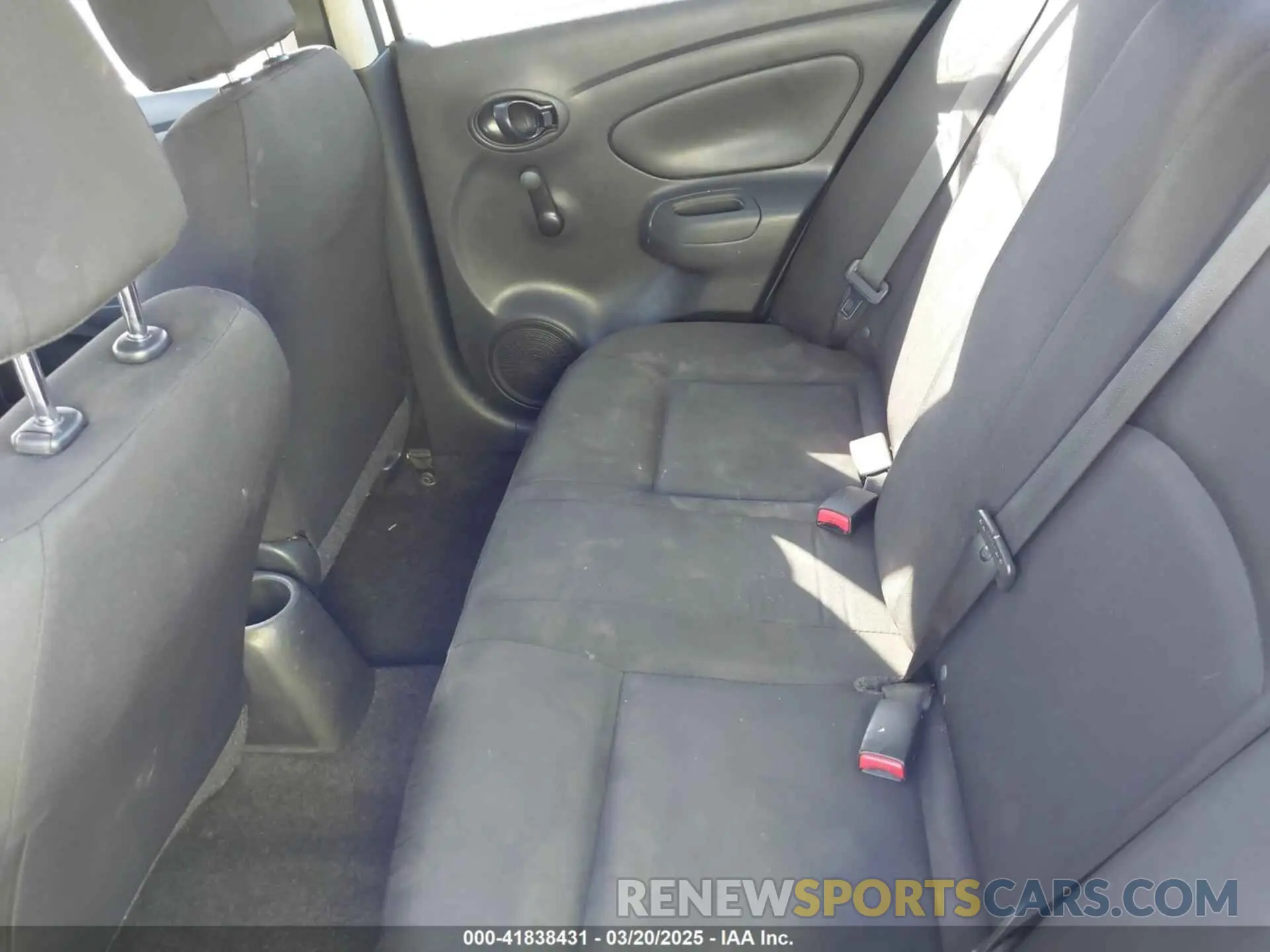 8 Photograph of a damaged car 3N1CN7AP1KL828263 NISSAN VERSA 2019