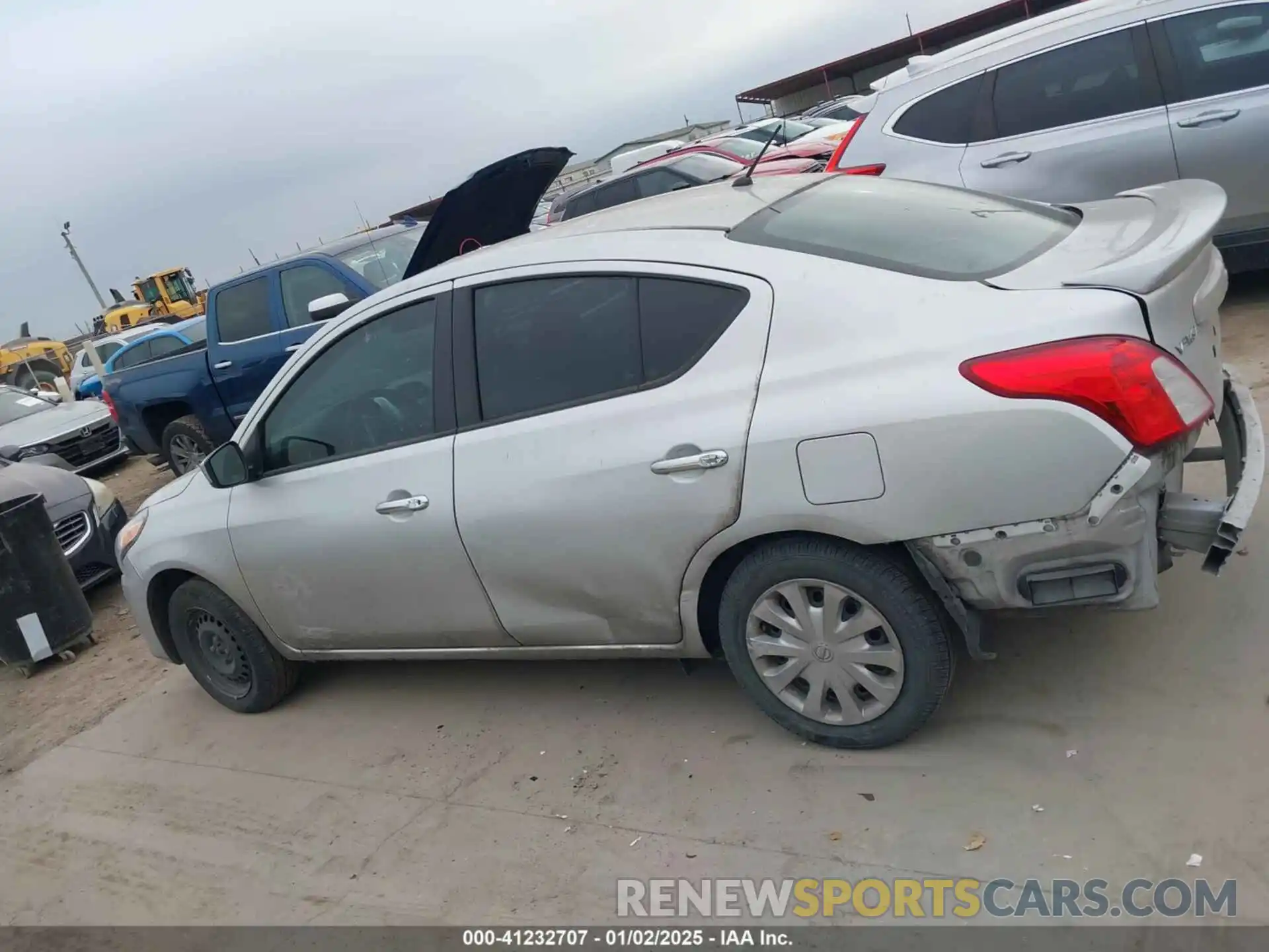 15 Photograph of a damaged car 3N1CN7AP1KL834354 NISSAN VERSA 2019