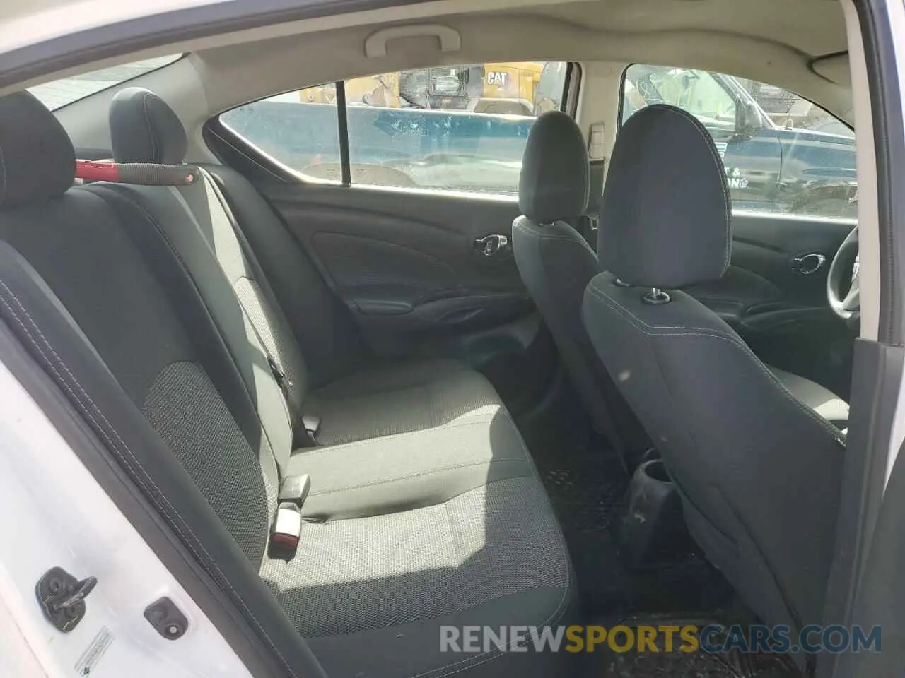 10 Photograph of a damaged car 3N1CN7AP1KL841658 NISSAN VERSA 2019