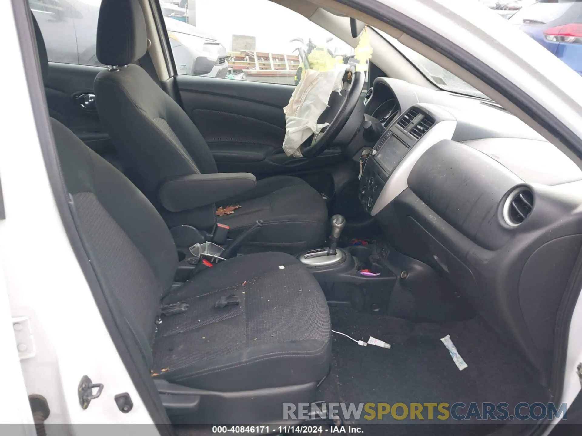 5 Photograph of a damaged car 3N1CN7AP1KL851669 NISSAN VERSA 2019