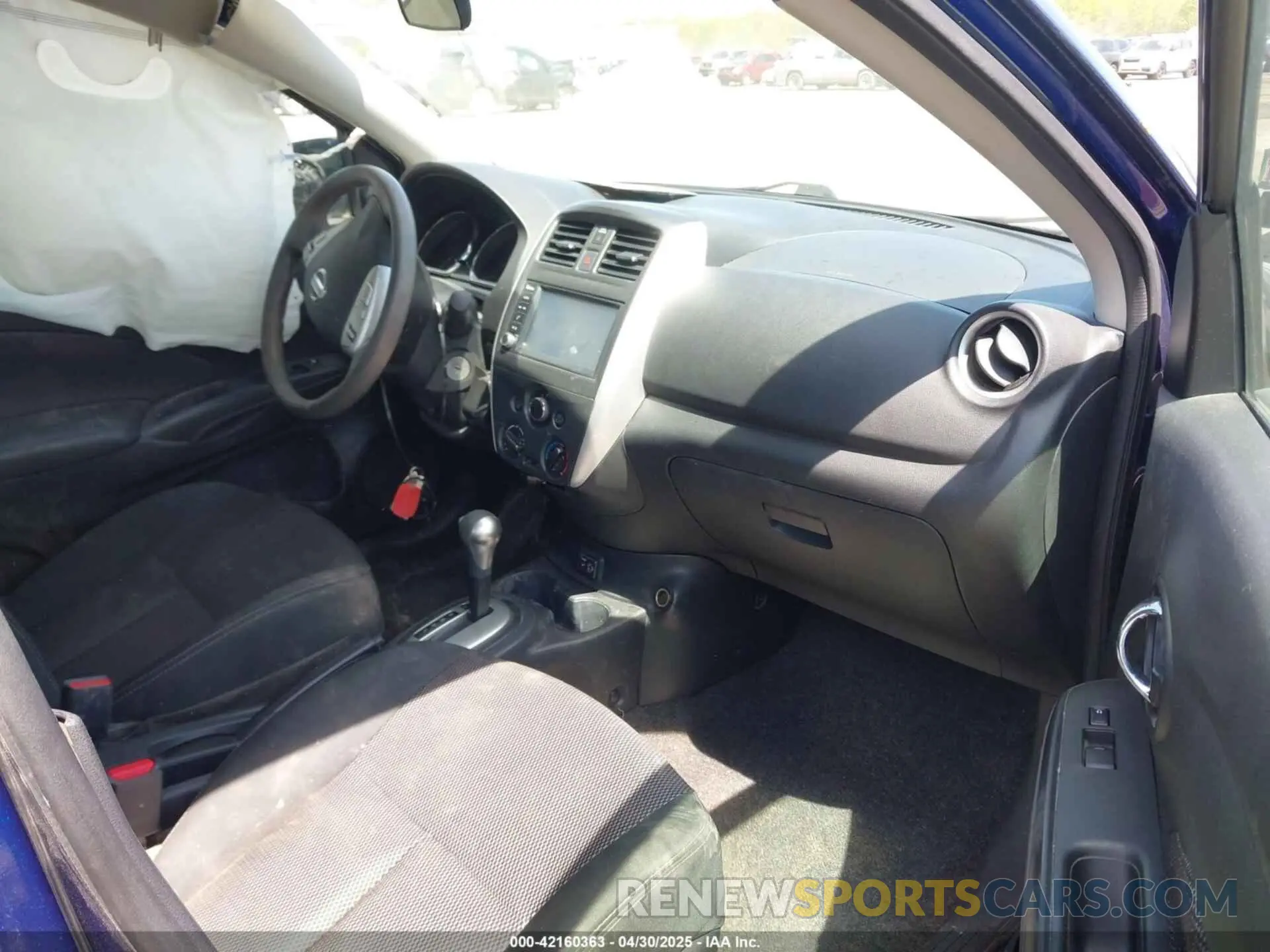 5 Photograph of a damaged car 3N1CN7AP1KL871484 NISSAN VERSA 2019
