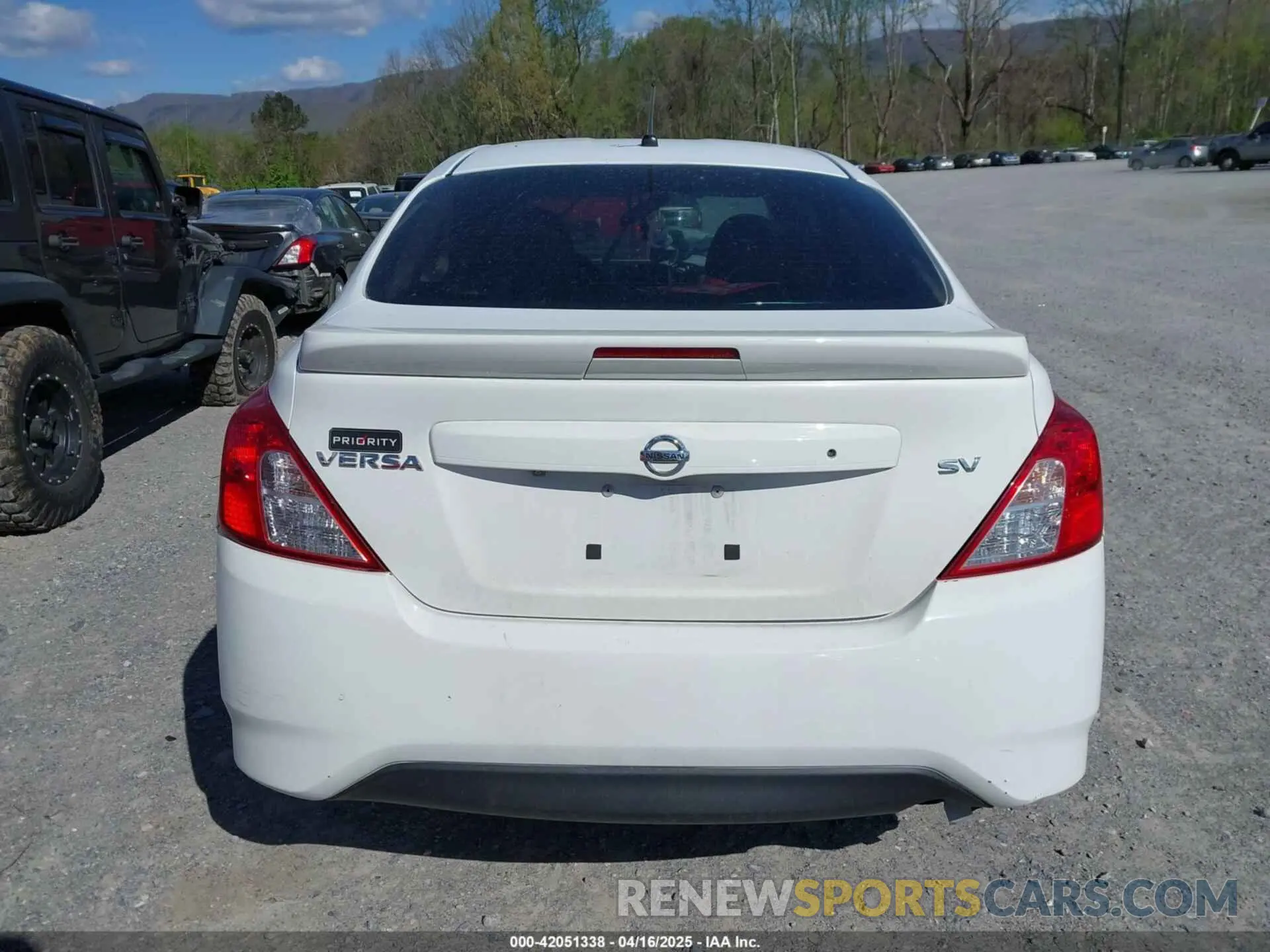 17 Photograph of a damaged car 3N1CN7AP1KL871615 NISSAN VERSA 2019