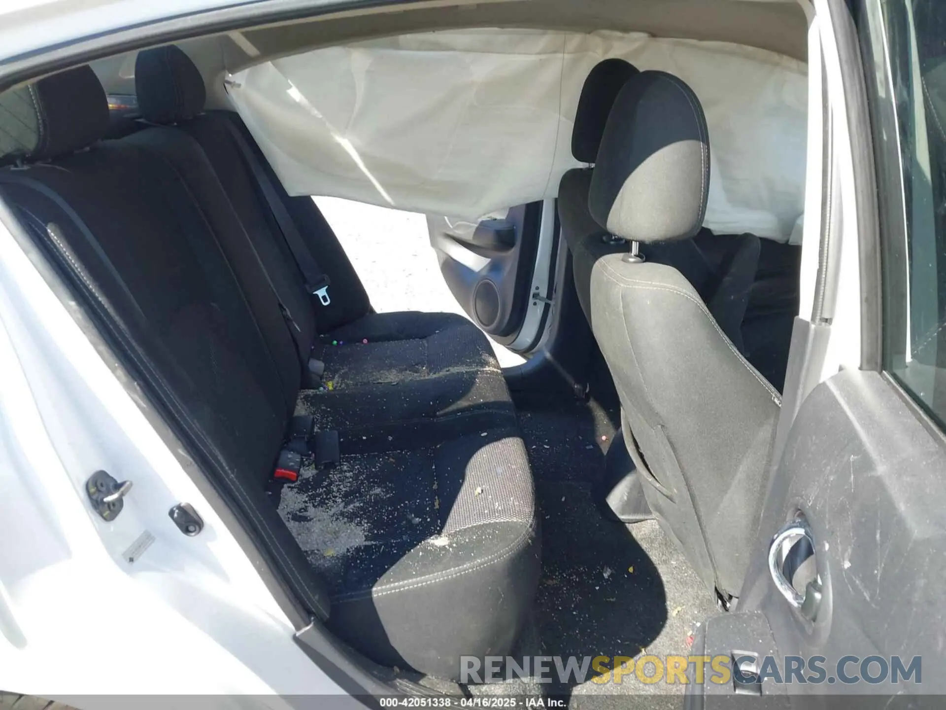 8 Photograph of a damaged car 3N1CN7AP1KL871615 NISSAN VERSA 2019