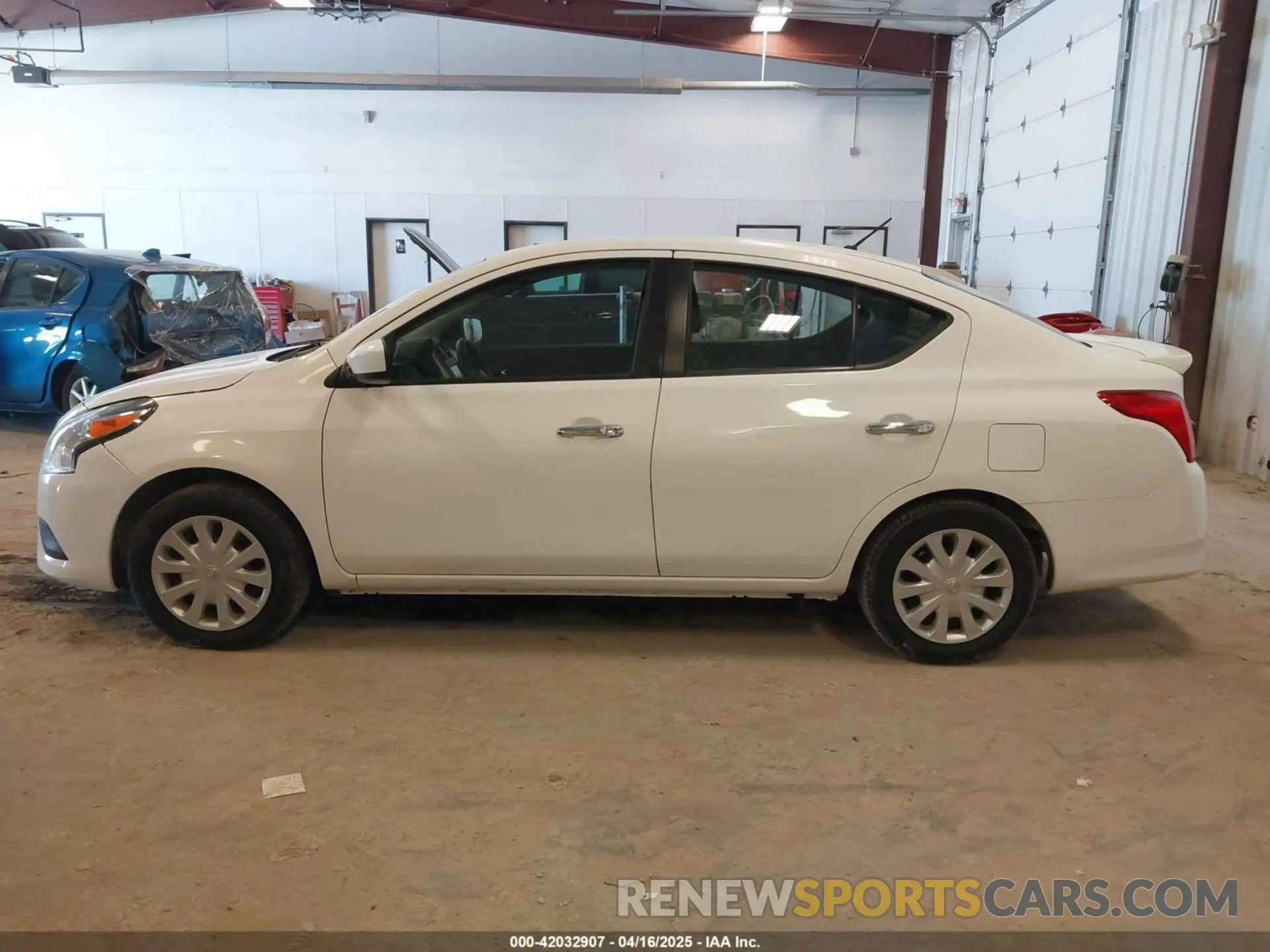 14 Photograph of a damaged car 3N1CN7AP1KL881058 NISSAN VERSA 2019