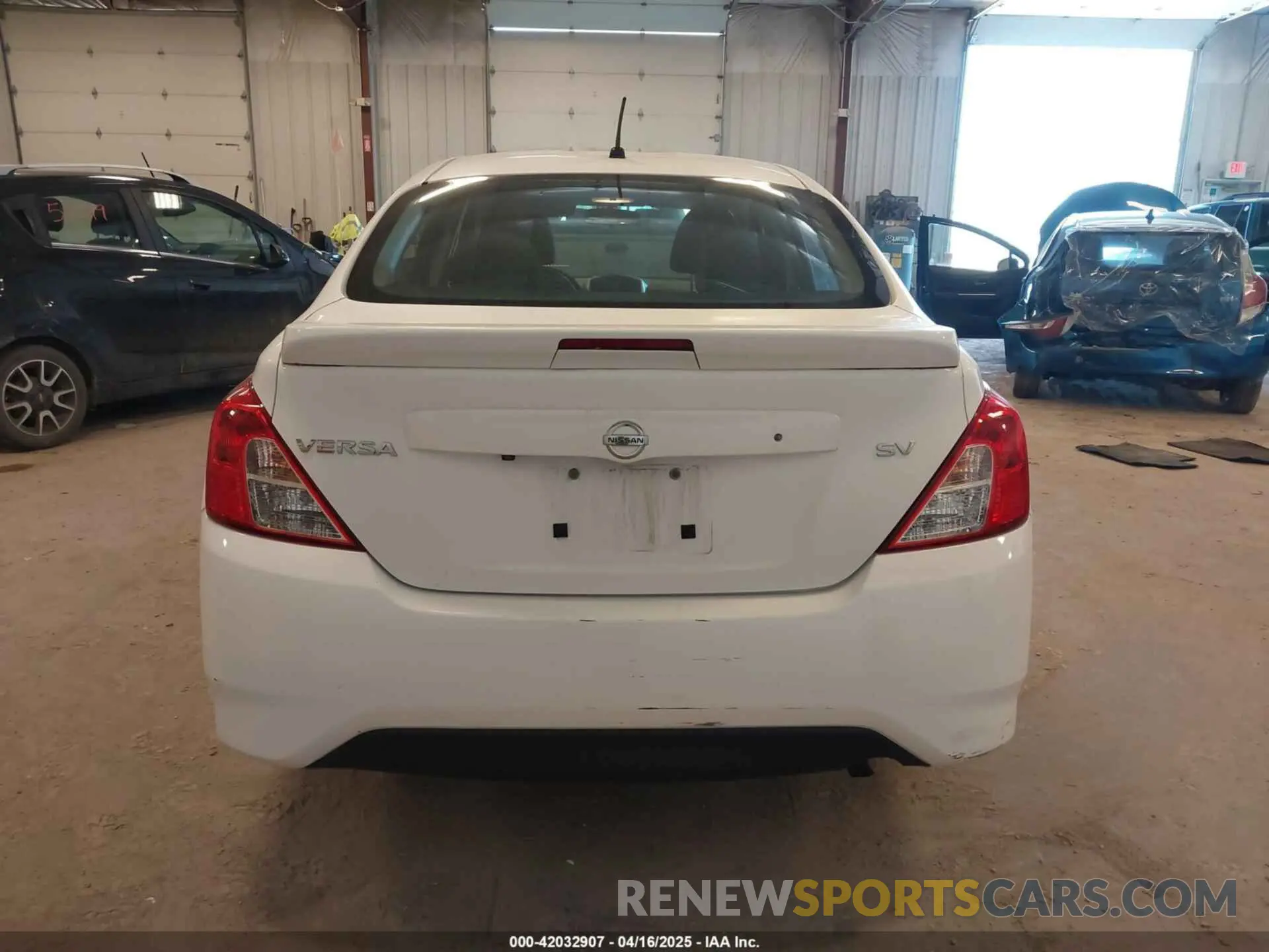 16 Photograph of a damaged car 3N1CN7AP1KL881058 NISSAN VERSA 2019