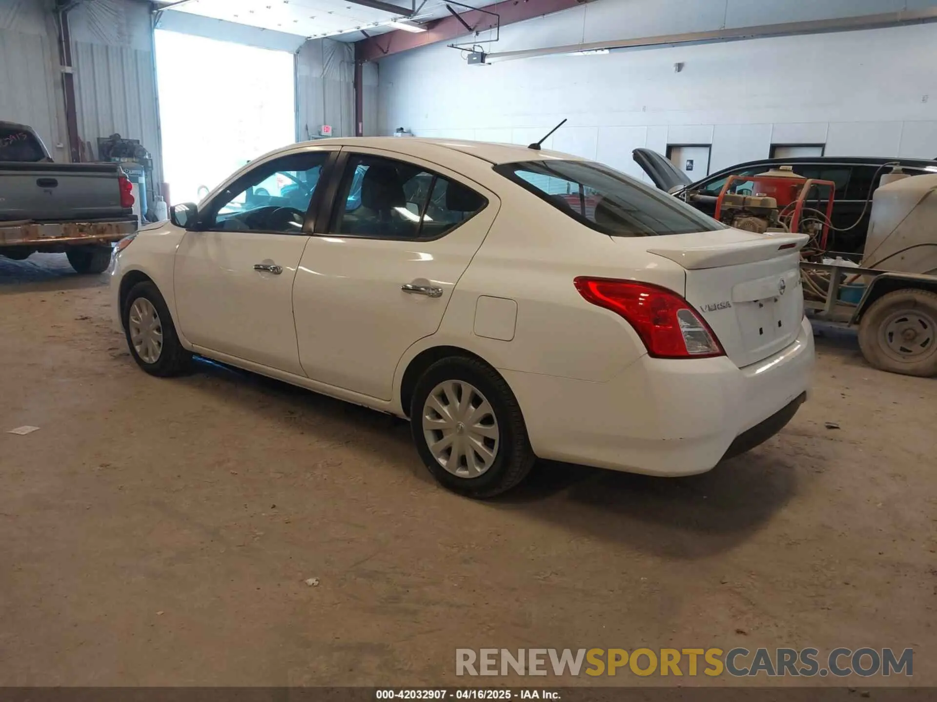 3 Photograph of a damaged car 3N1CN7AP1KL881058 NISSAN VERSA 2019
