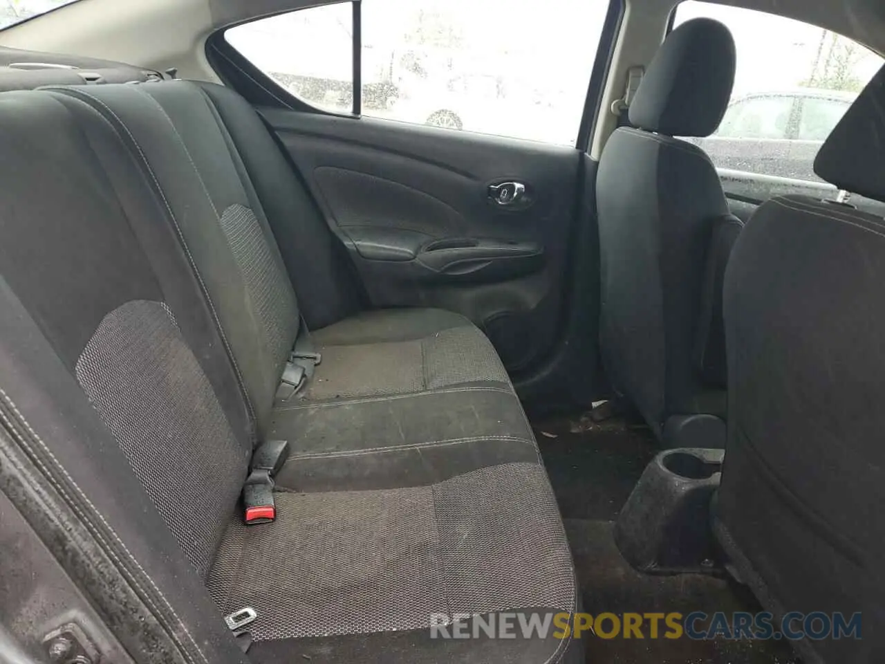 10 Photograph of a damaged car 3N1CN7AP1KL881450 NISSAN VERSA 2019