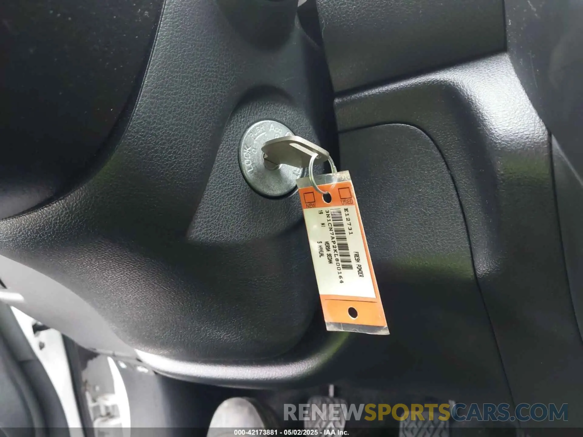 11 Photograph of a damaged car 3N1CN7AP2KL800164 NISSAN VERSA 2019