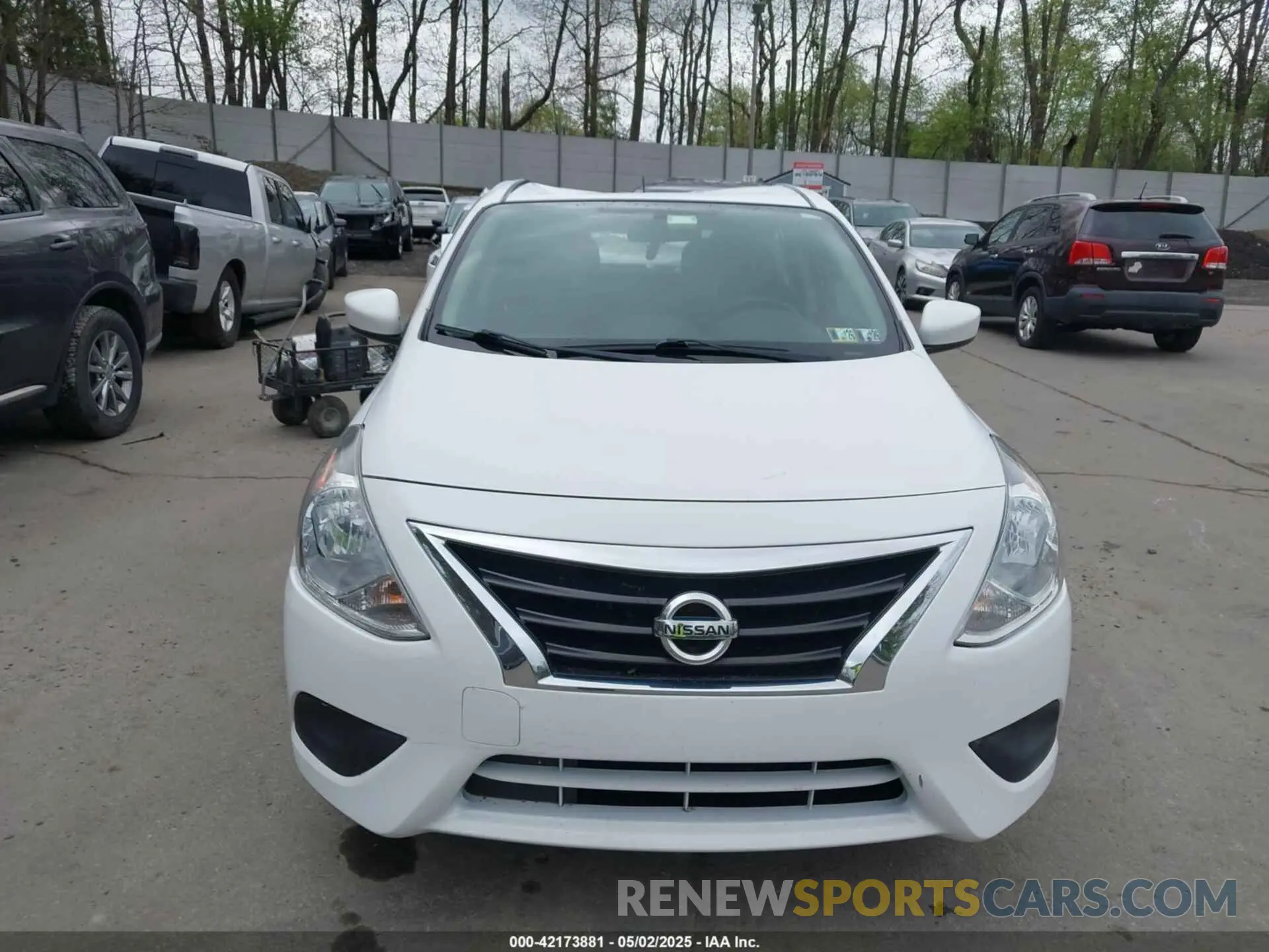 13 Photograph of a damaged car 3N1CN7AP2KL800164 NISSAN VERSA 2019