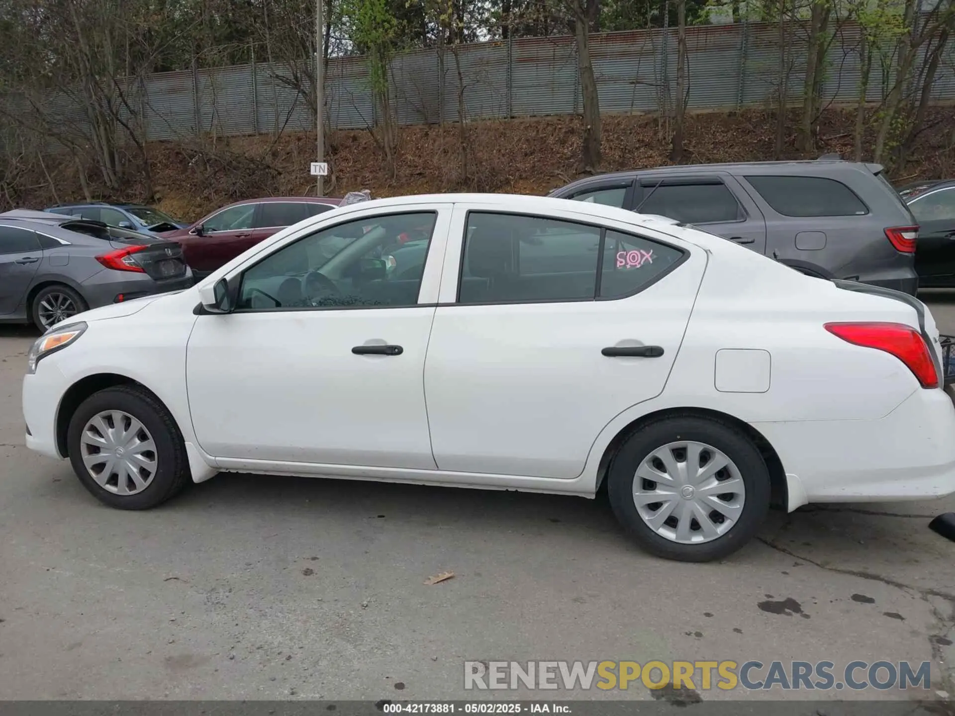 15 Photograph of a damaged car 3N1CN7AP2KL800164 NISSAN VERSA 2019