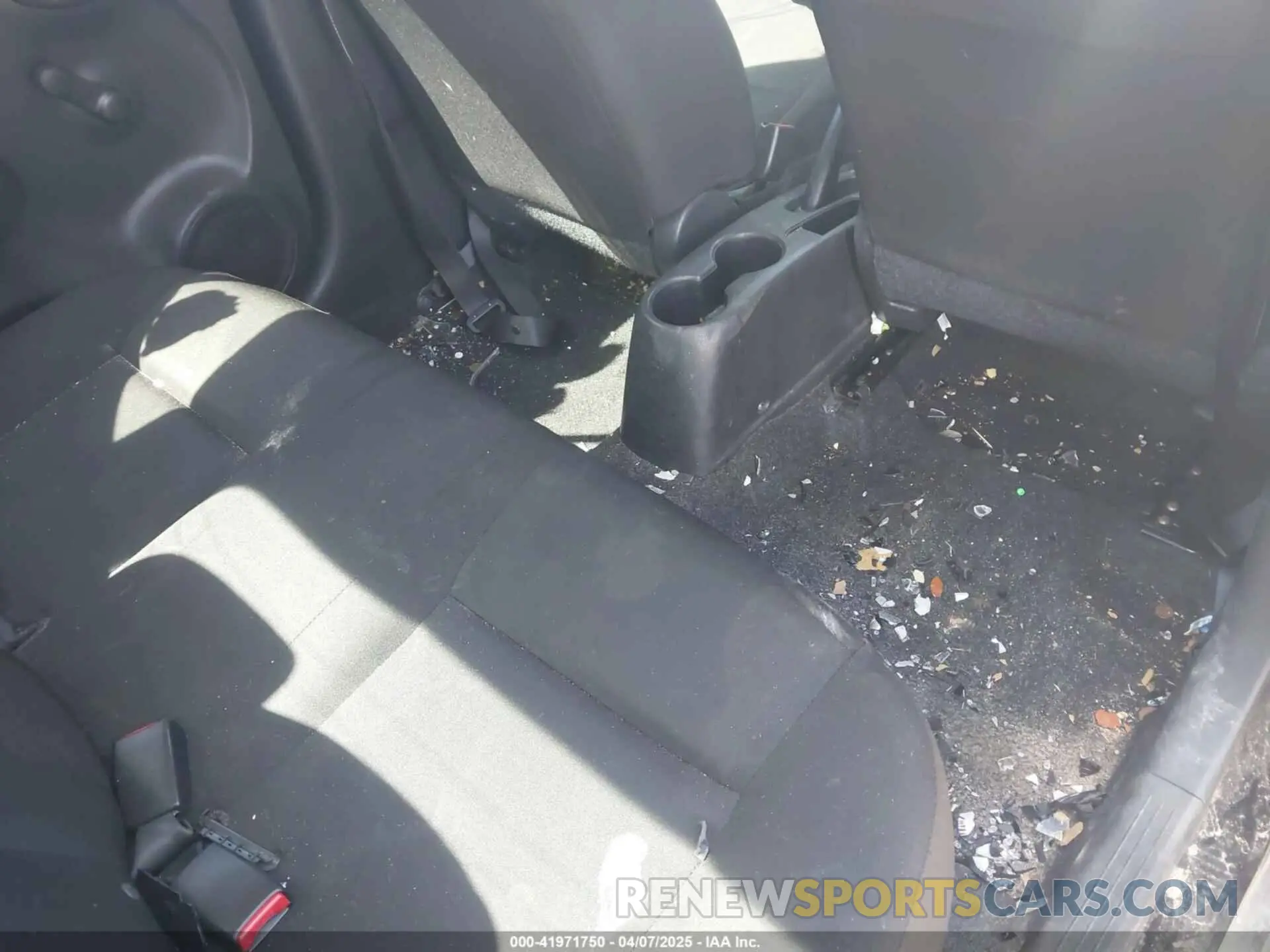 8 Photograph of a damaged car 3N1CN7AP2KL812055 NISSAN VERSA 2019