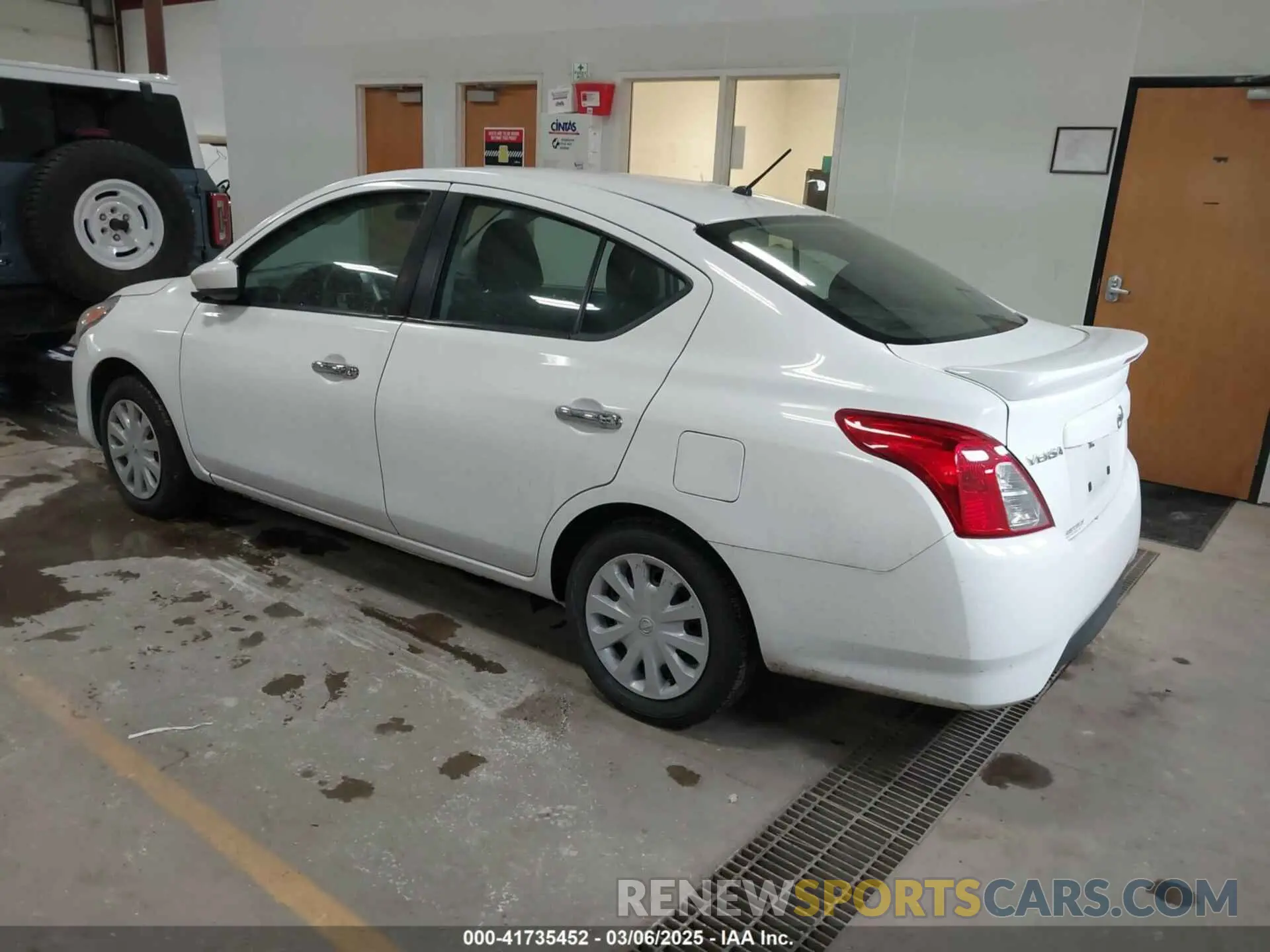 3 Photograph of a damaged car 3N1CN7AP2KL827865 NISSAN VERSA 2019