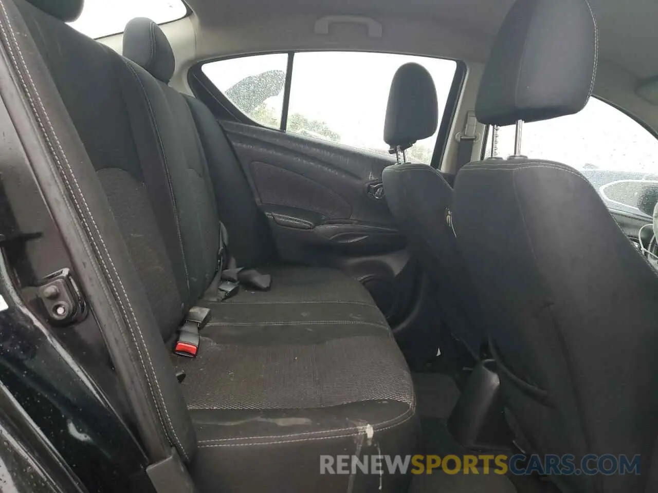 10 Photograph of a damaged car 3N1CN7AP2KL830541 NISSAN VERSA 2019