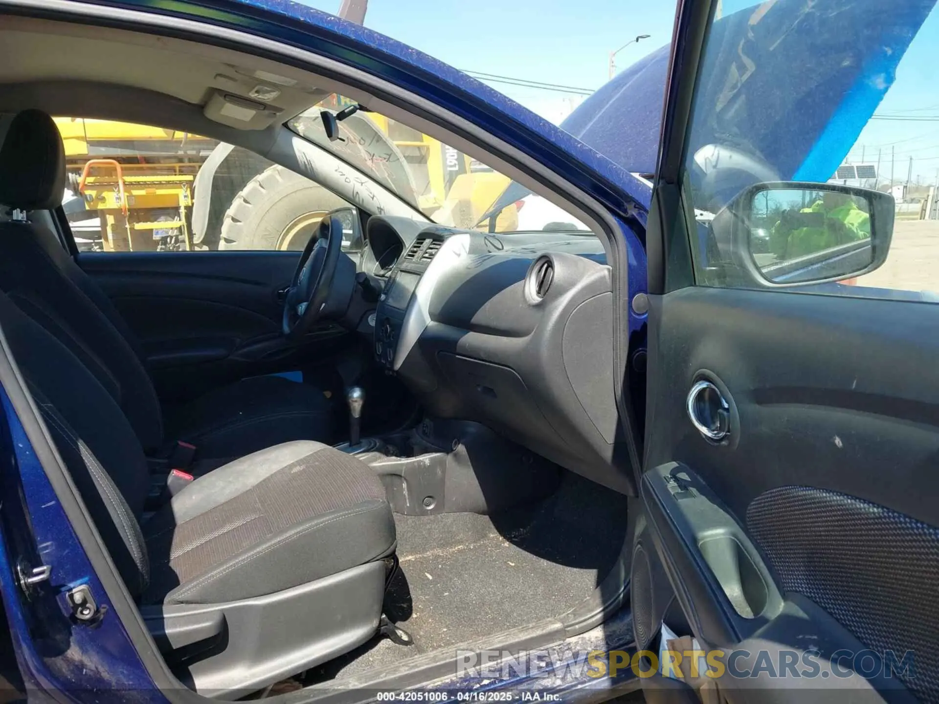 5 Photograph of a damaged car 3N1CN7AP2KL842799 NISSAN VERSA 2019