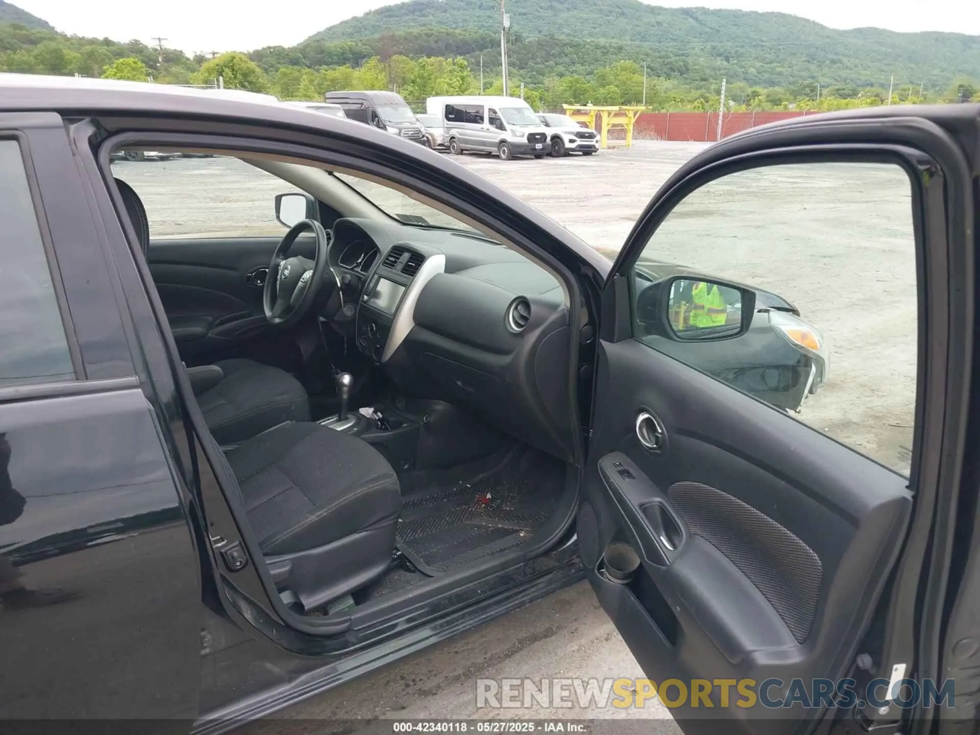 5 Photograph of a damaged car 3N1CN7AP2KL850790 NISSAN VERSA 2019